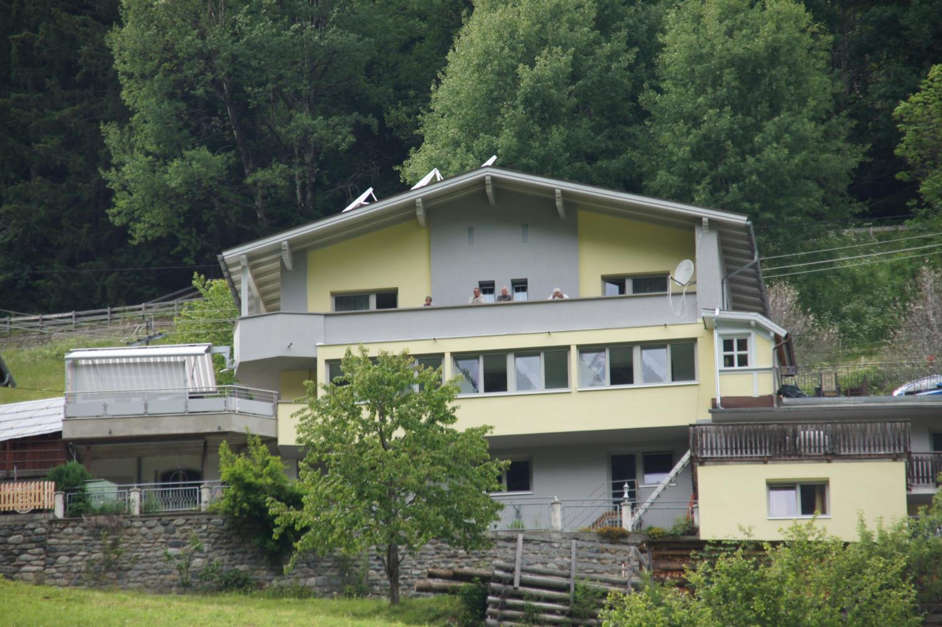 Apart Garni Dorfblick