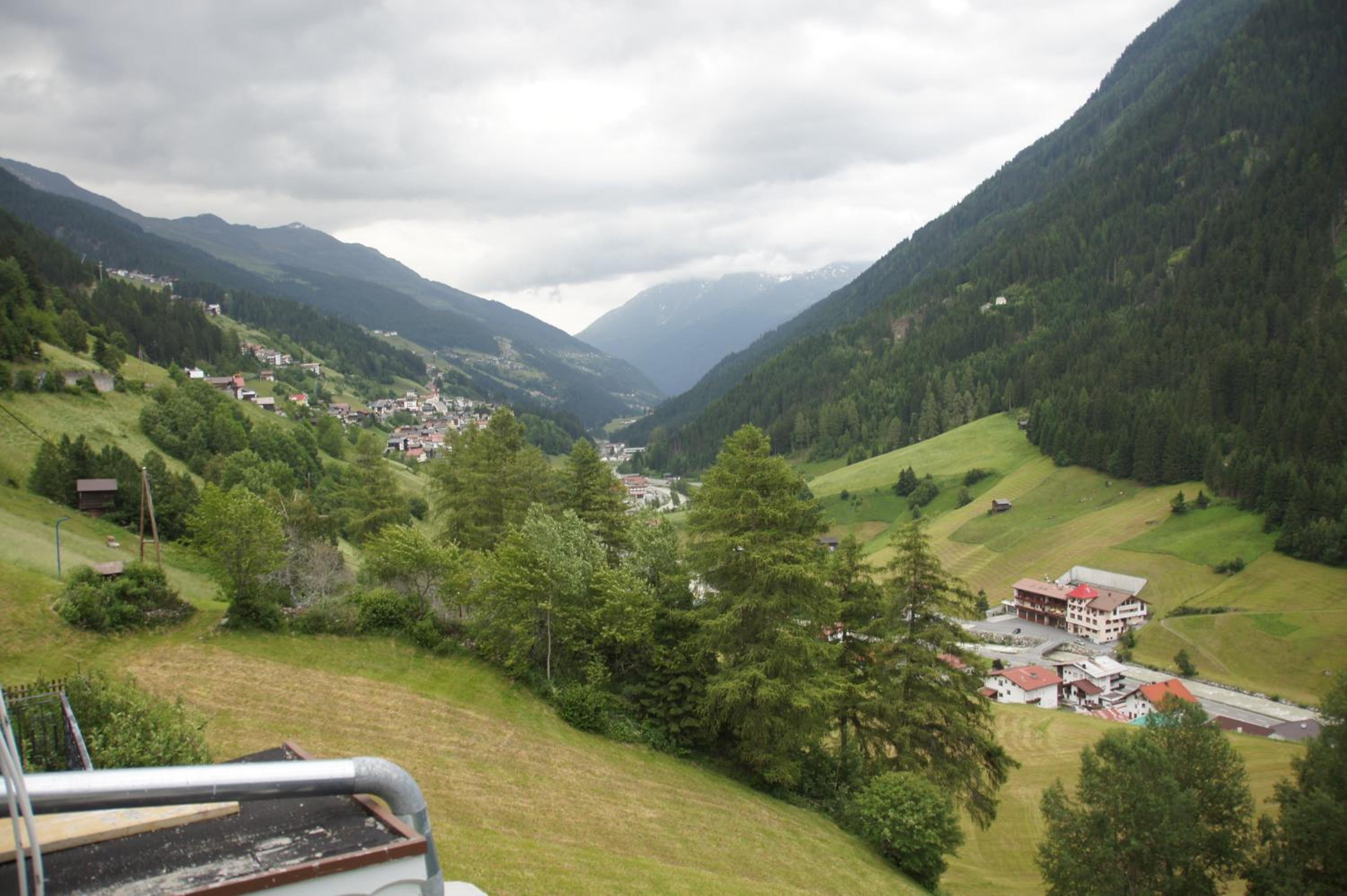 Apart Garni Dorfblick