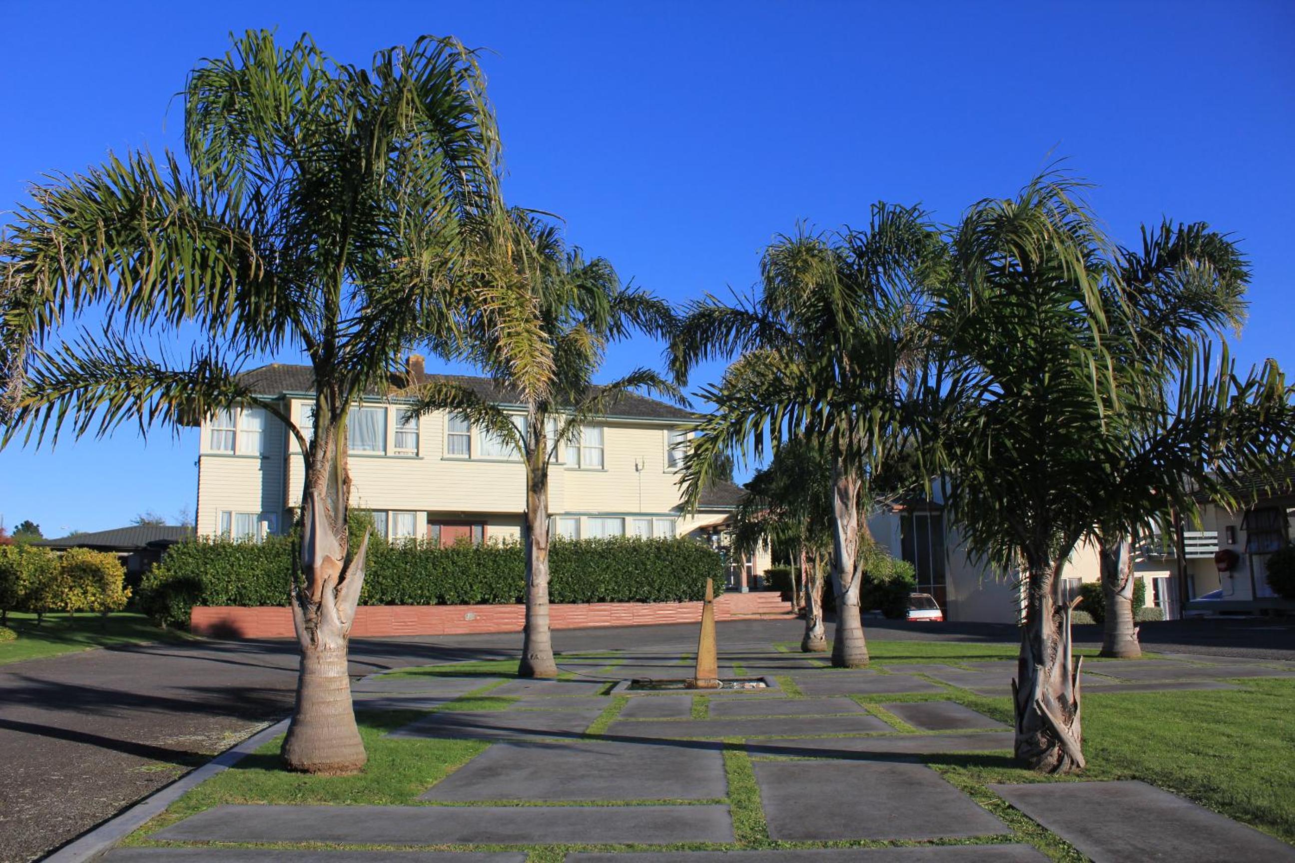 Coronation Court Motel view 4
