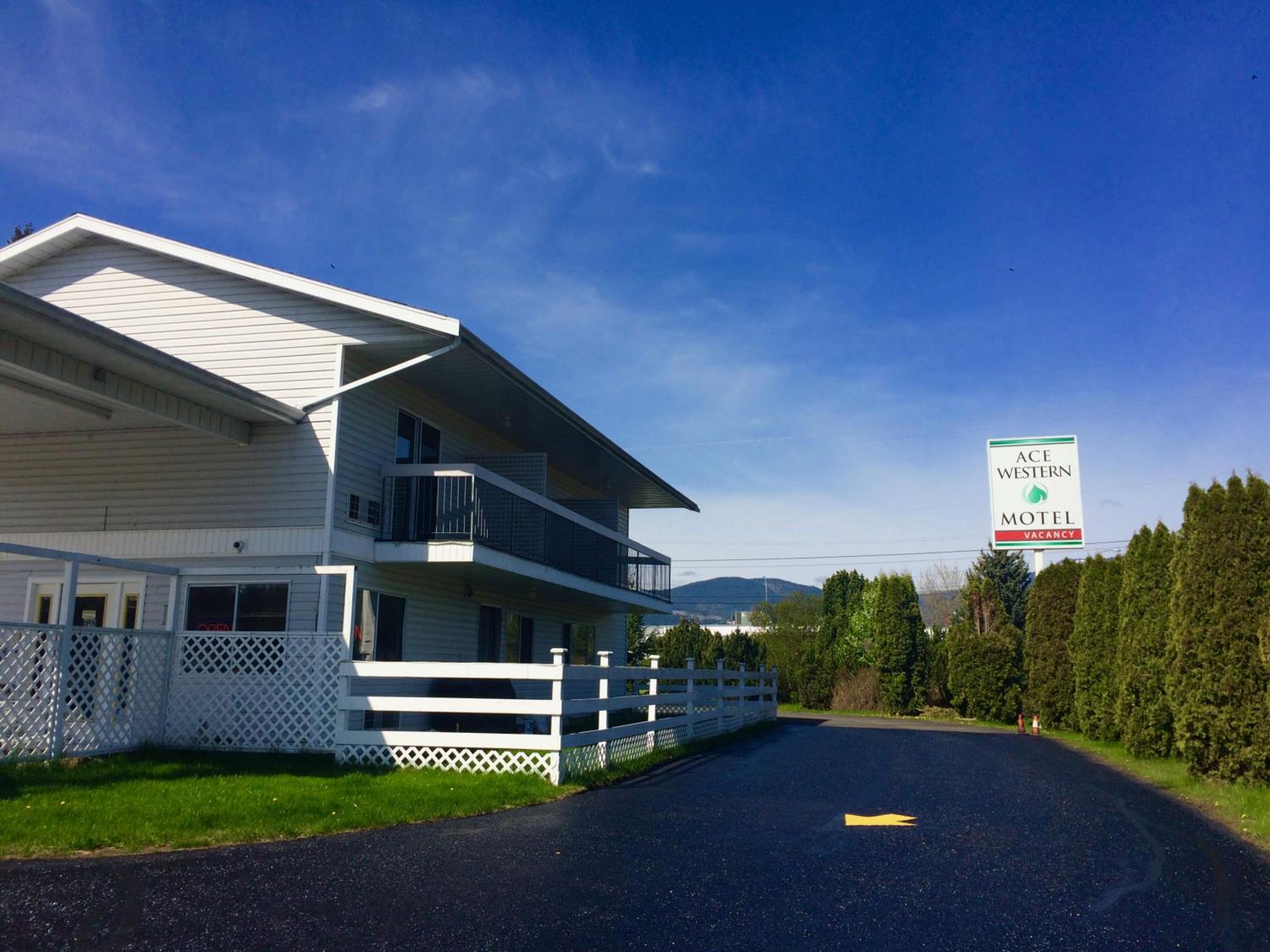 Super 8 by Wyndham Clearwater BC