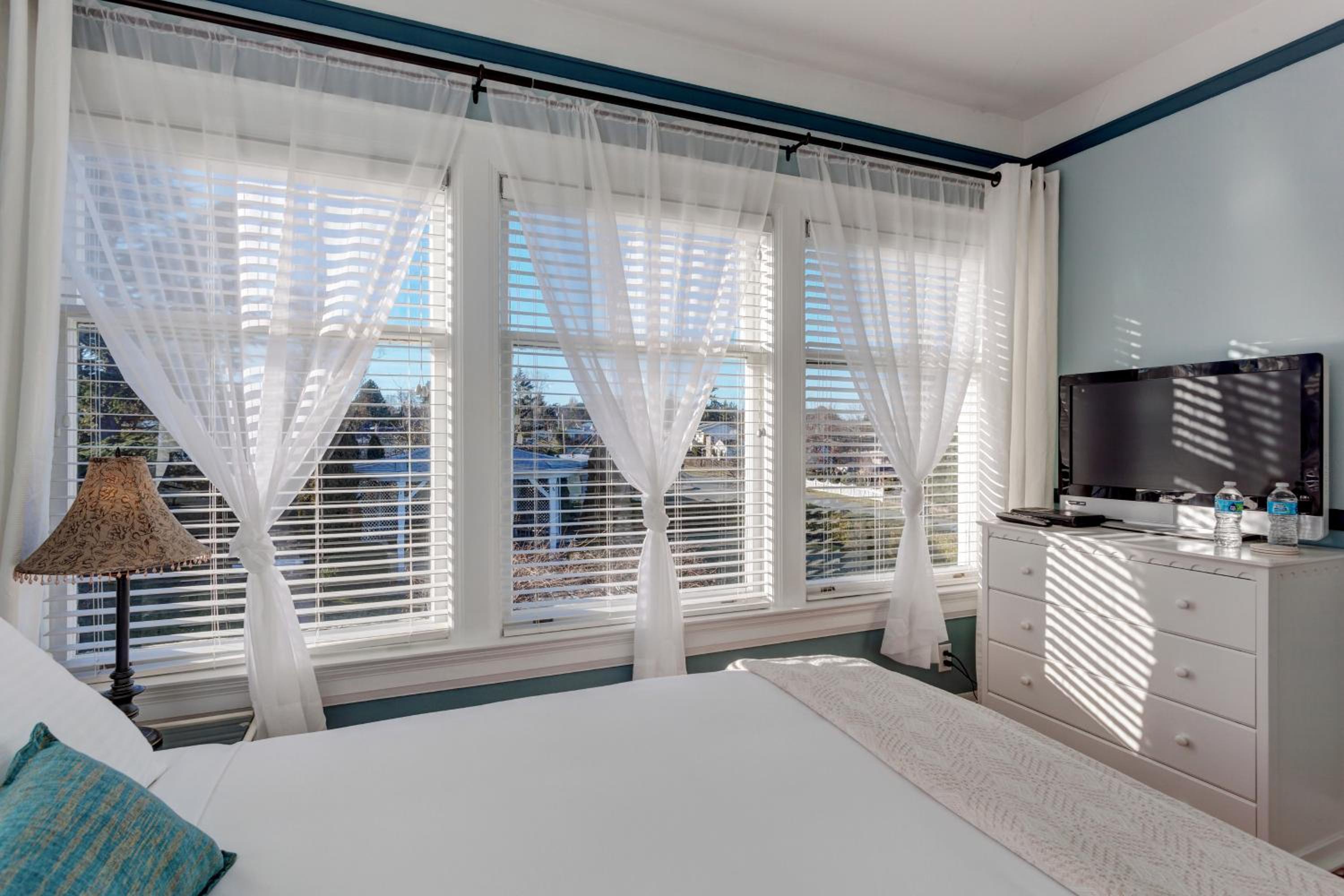 Nantucket Inn - Anacortes