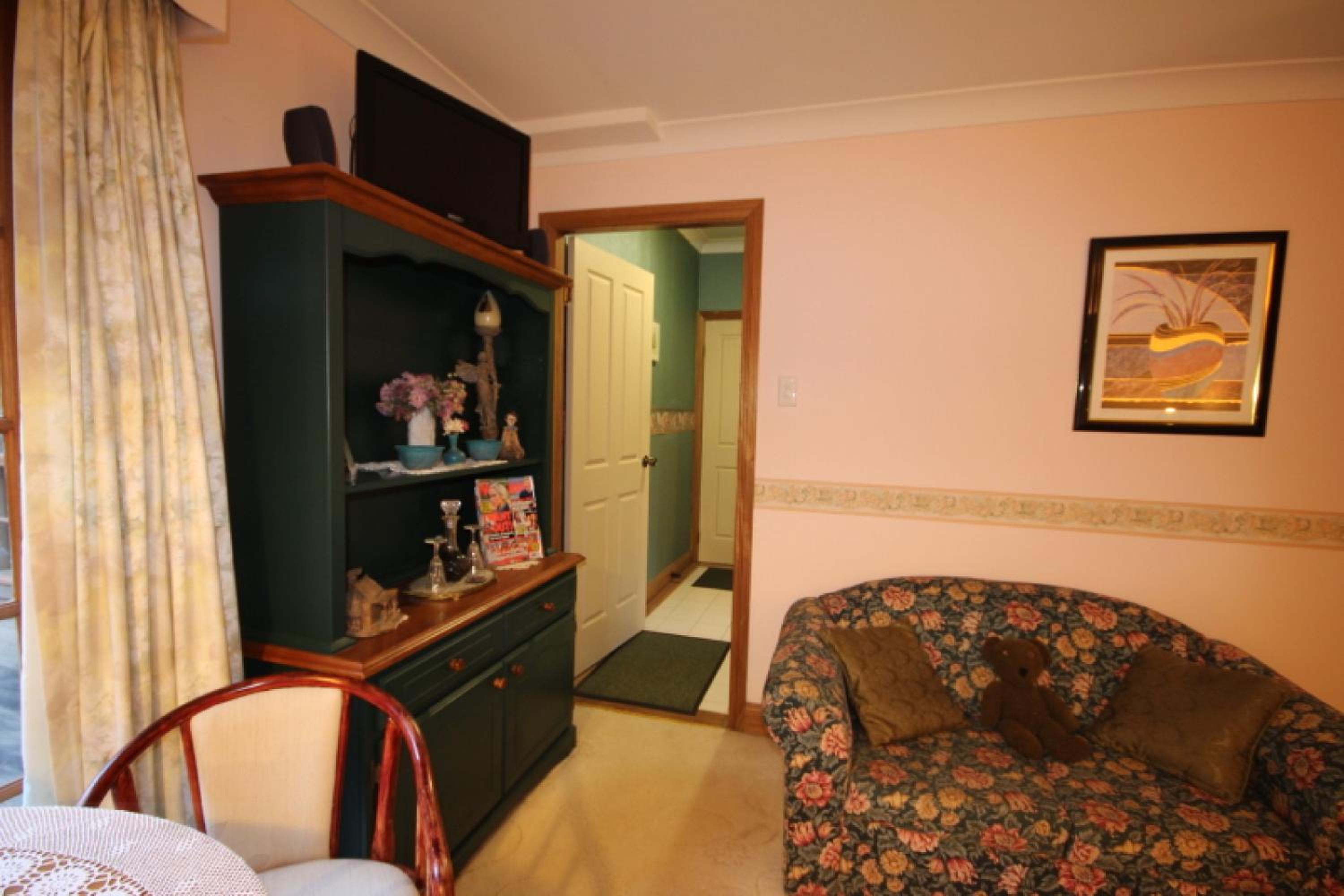 Kalimna Garden Room view 5