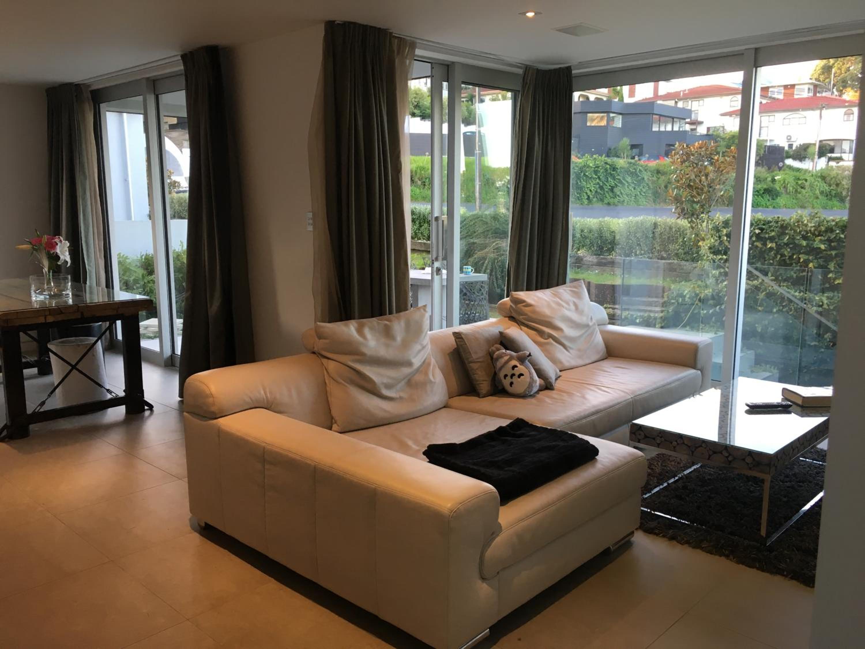 The Beach View House, Milford view 4