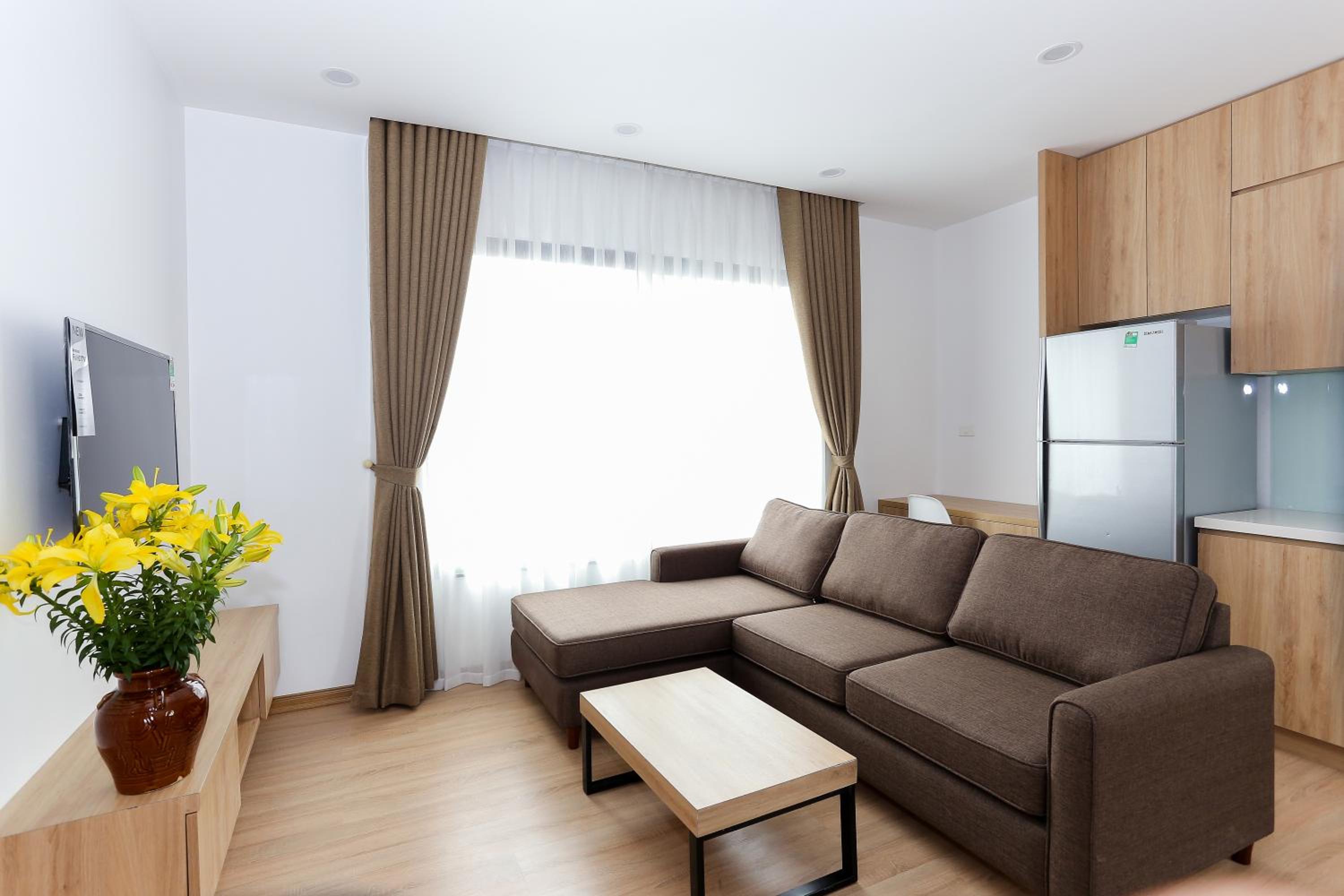 Quiet Hoang Quoc Viet Hotel & apartment