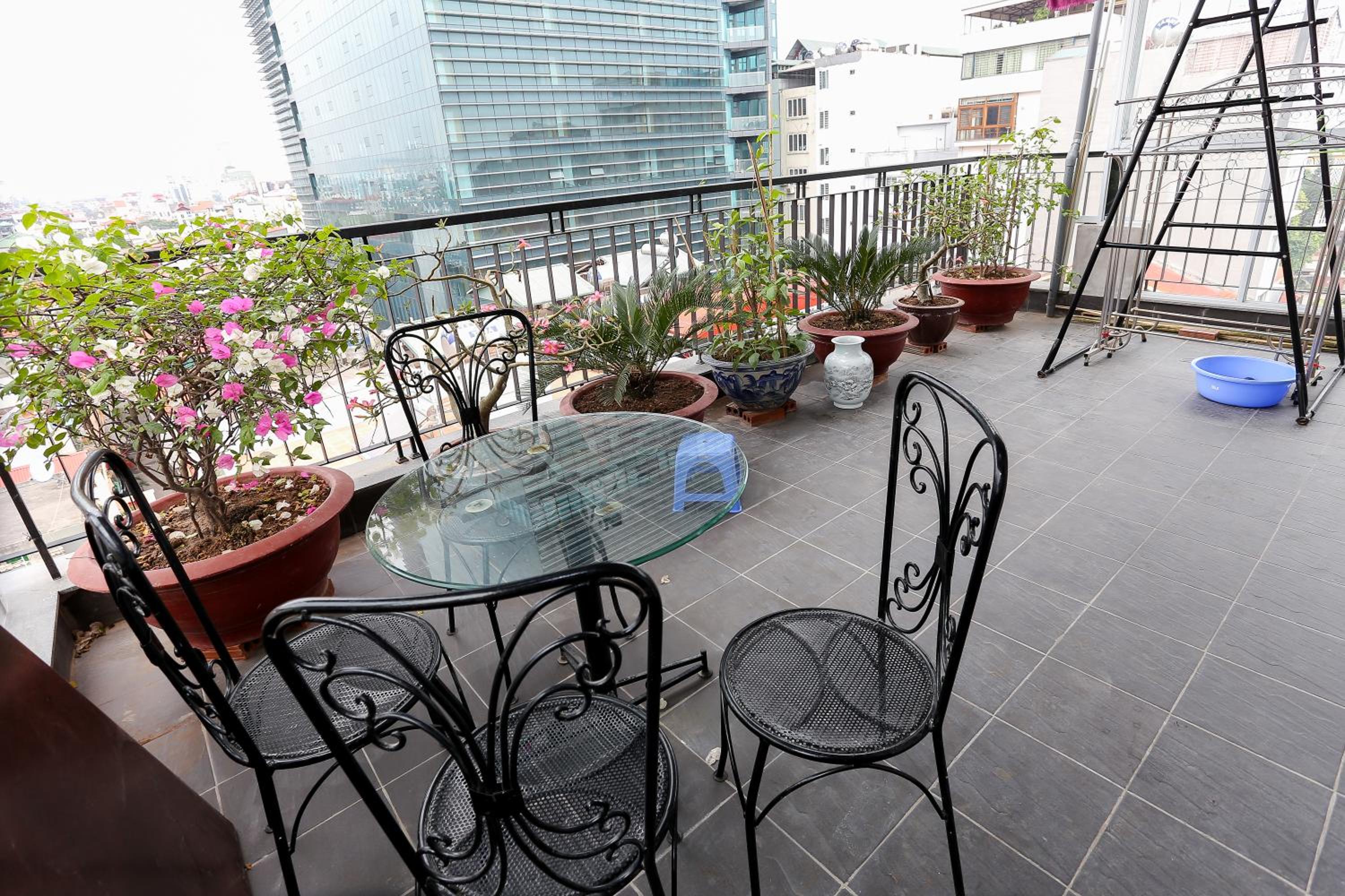Quiet Hoang Quoc Viet Hotel & apartment