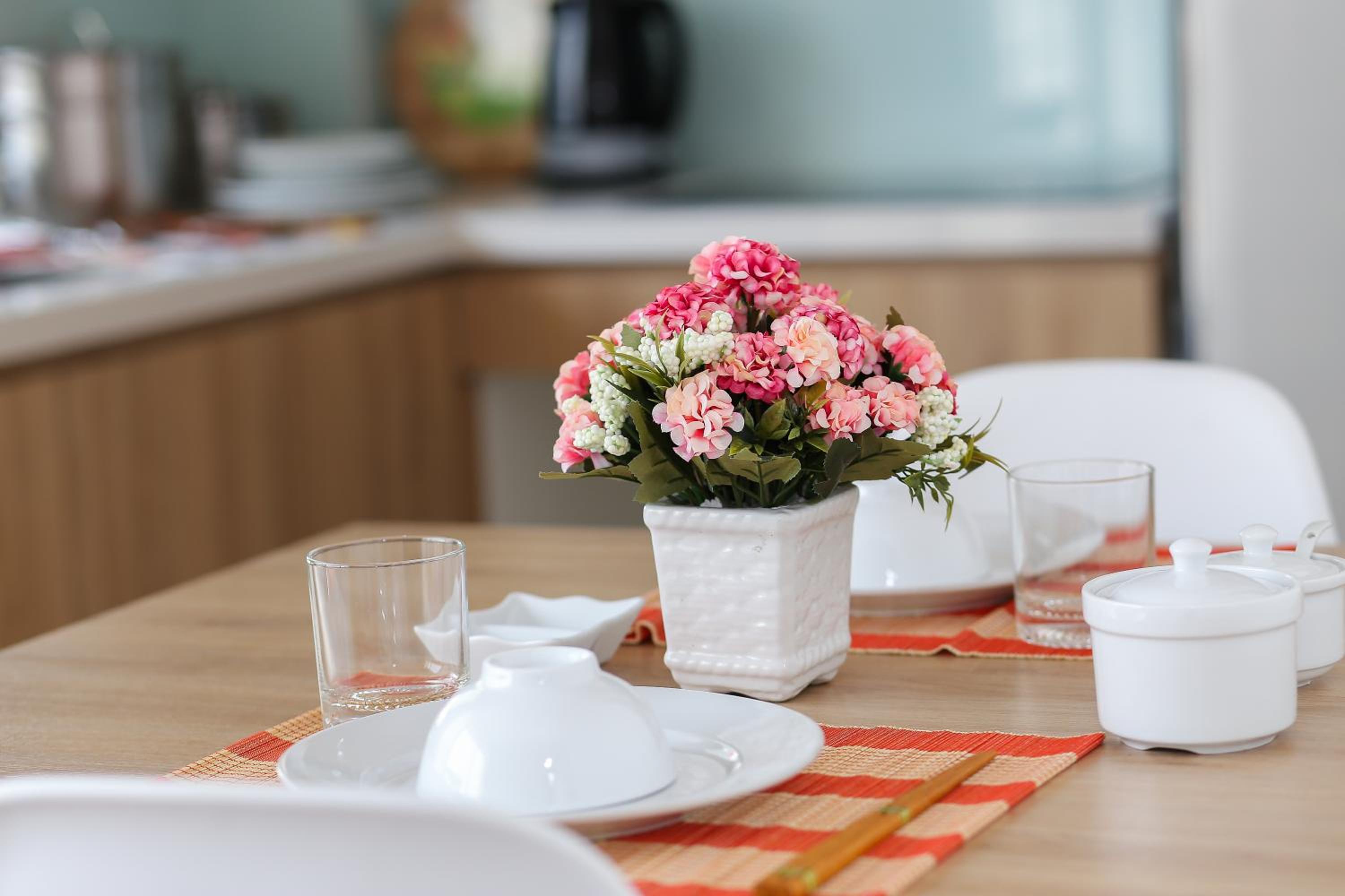 Quiet Hoang Quoc Viet Hotel & apartment