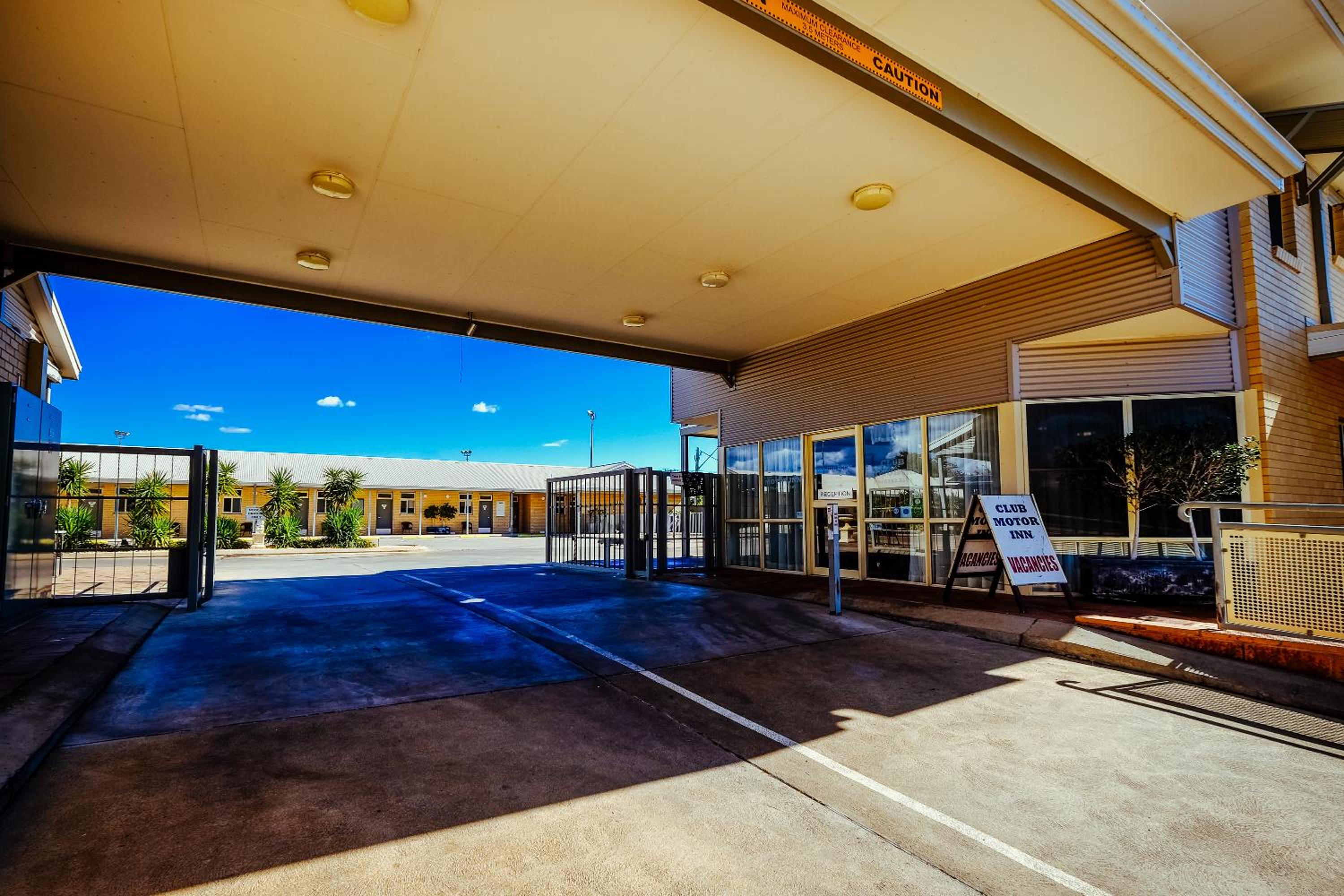 Club Motor Inn