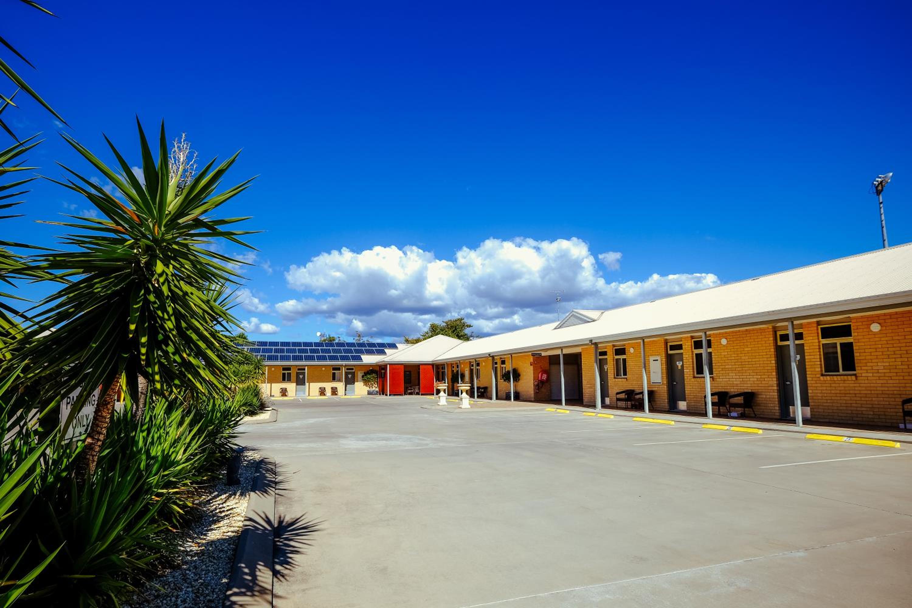Club Motor Inn