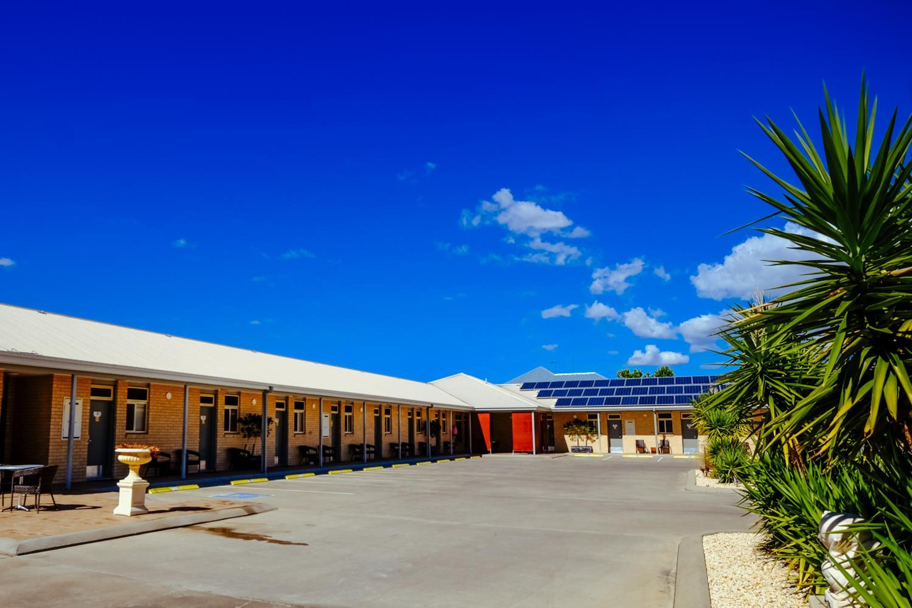 Club Motor Inn