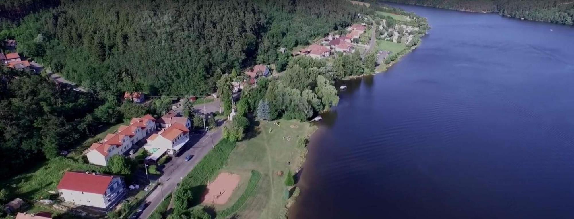 Chaloupka za potůčkem