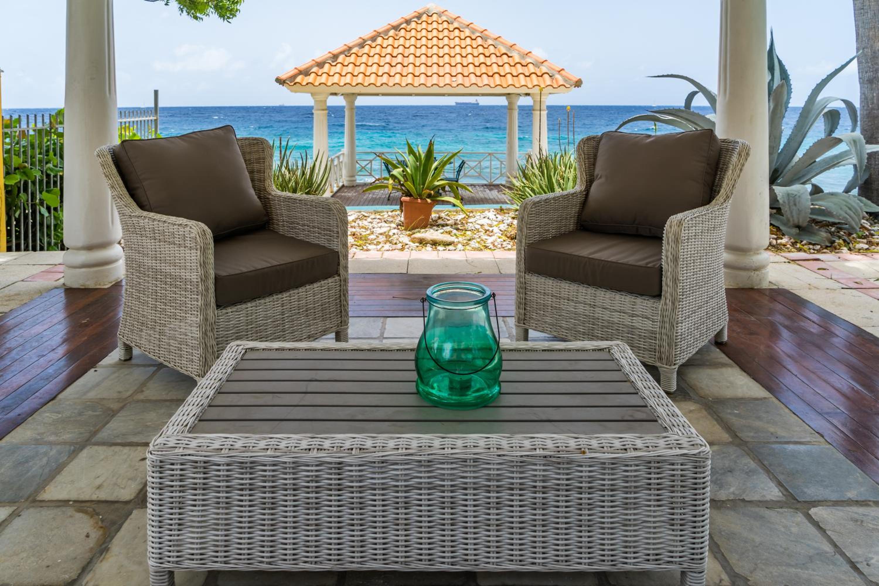 Sirena Bay Estate