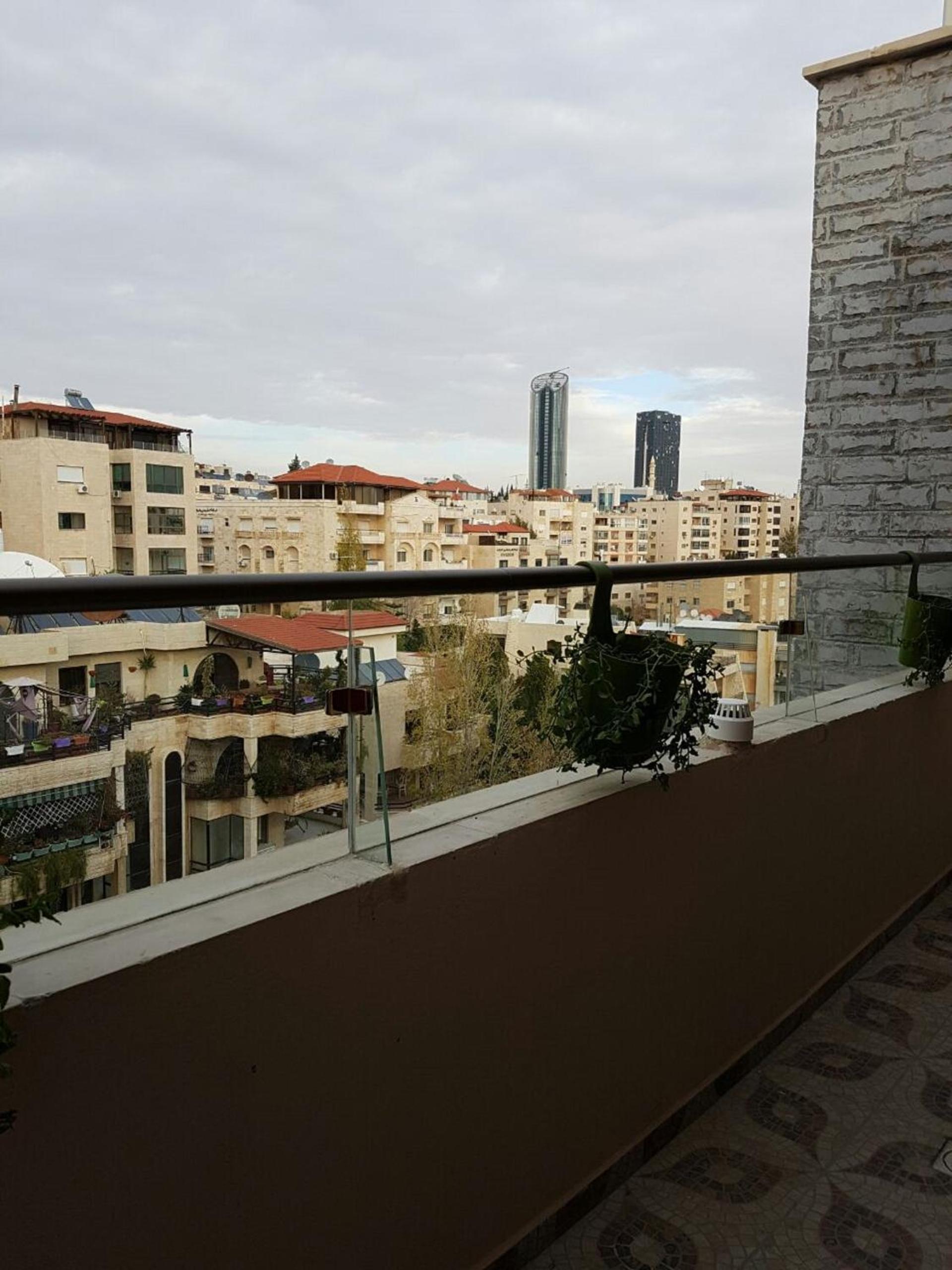 Janty Apartments