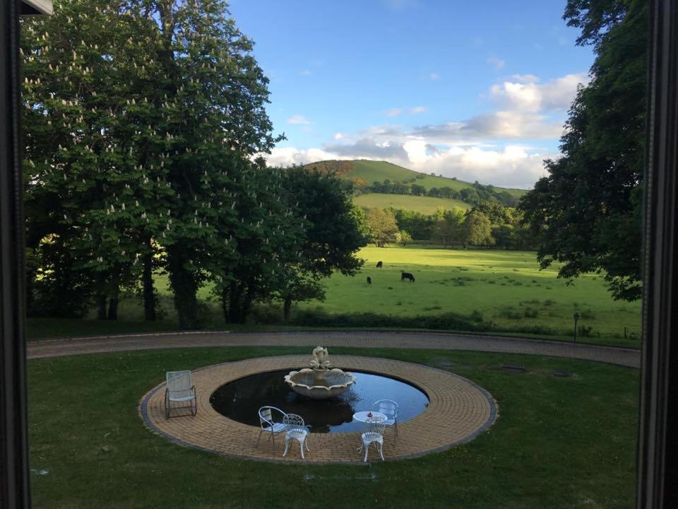 Plas Y Dderwen Bed and Breakfast