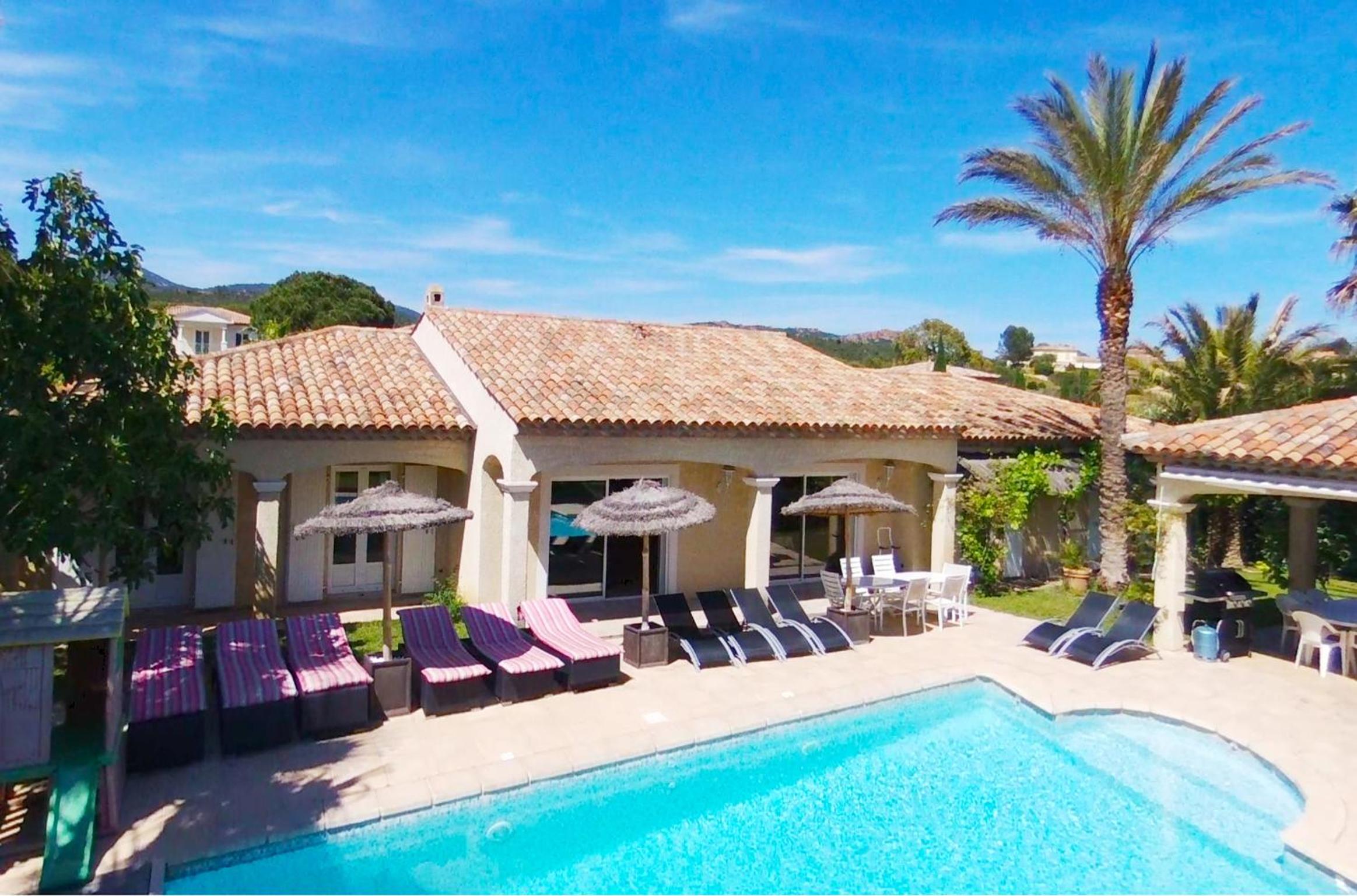 Luxueuse Villa Récente à Saint Raphaël de Plain Pied view 3