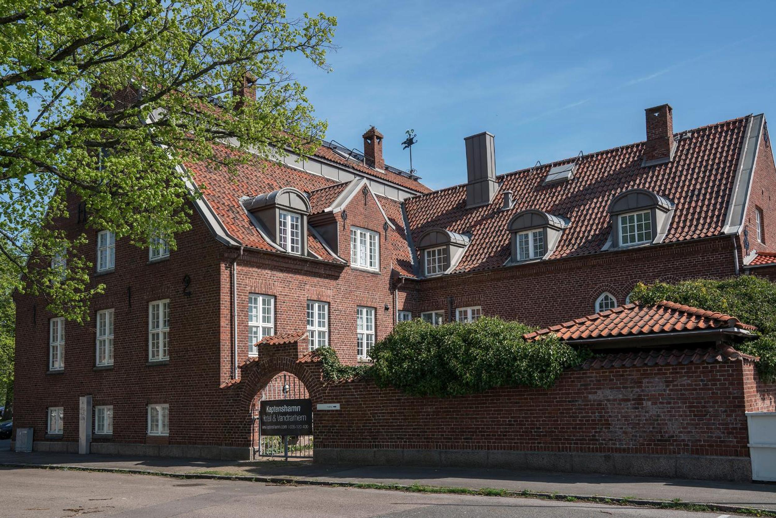 Hotel Halmstad Hotell & Vandrarhem Kaptenshamn - Image 1