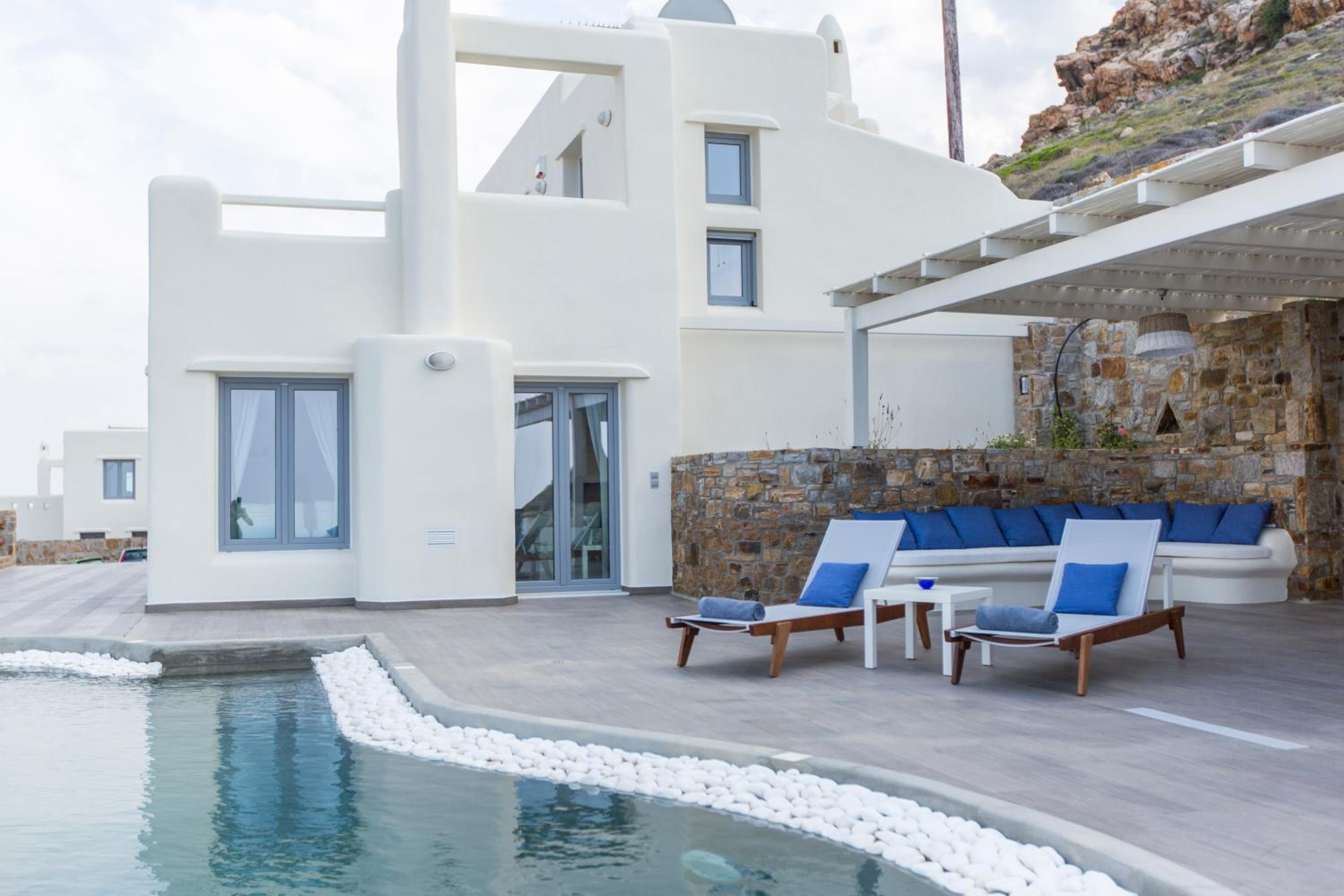 Naxos Rock Villas