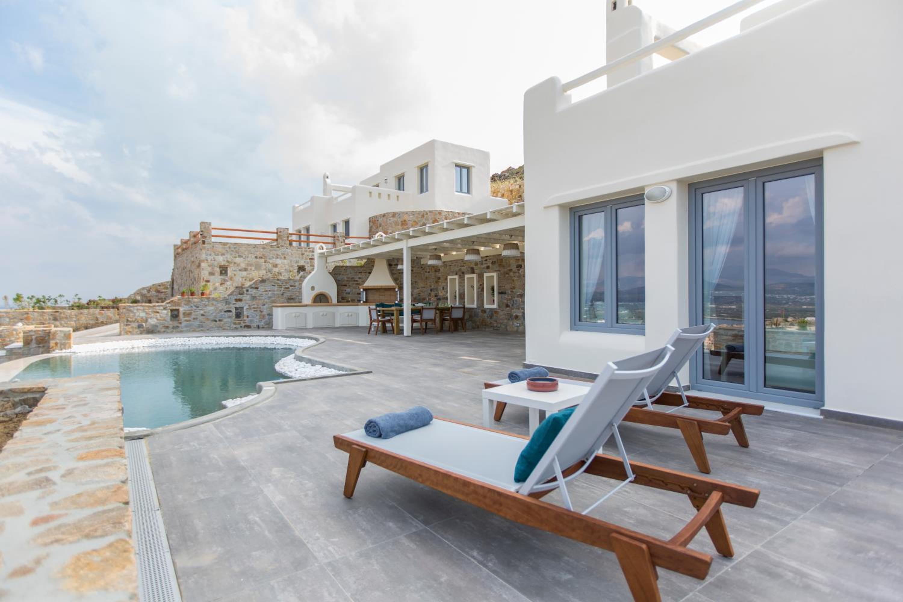 Naxos Rock Villas