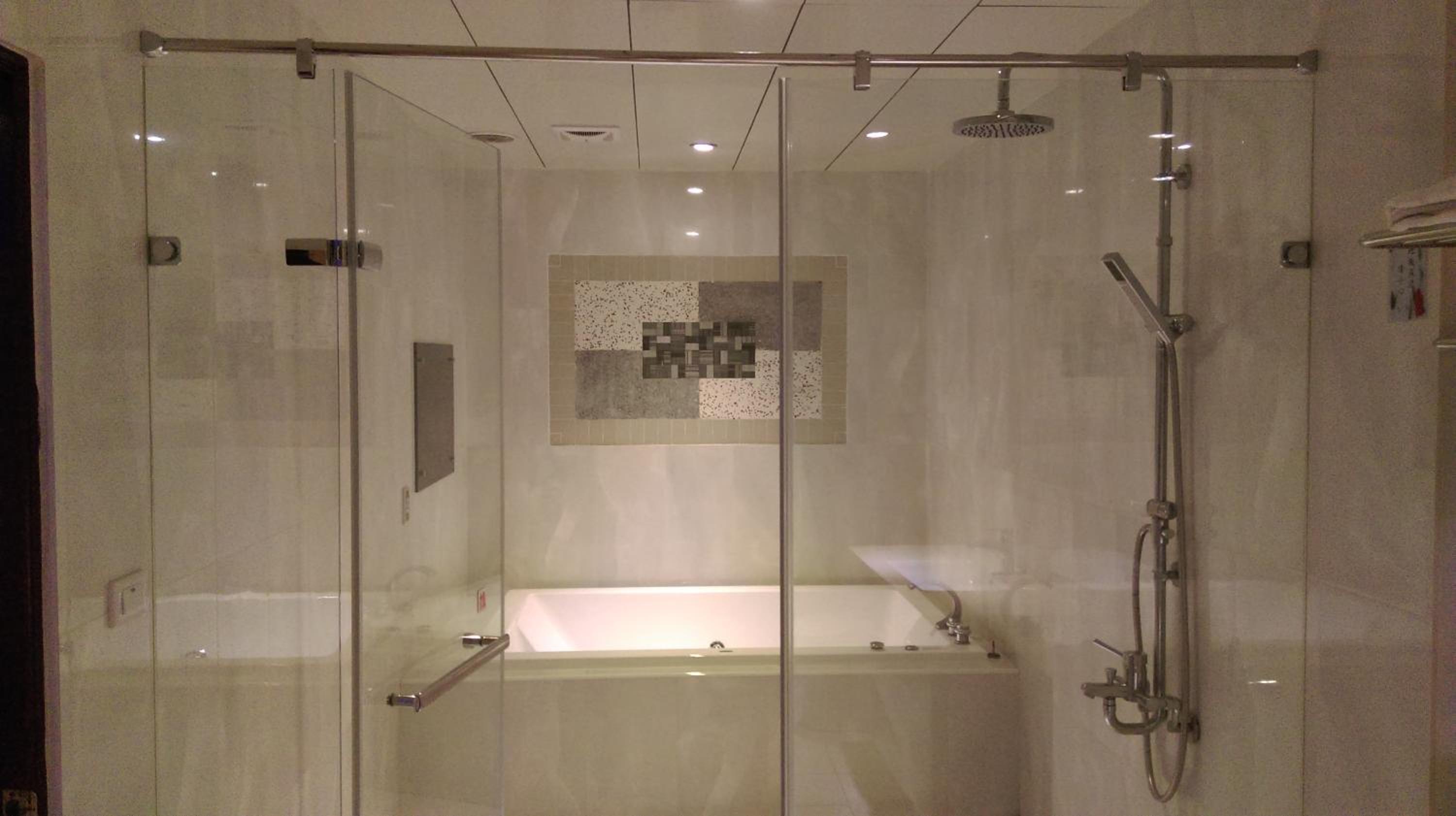 Photo 18