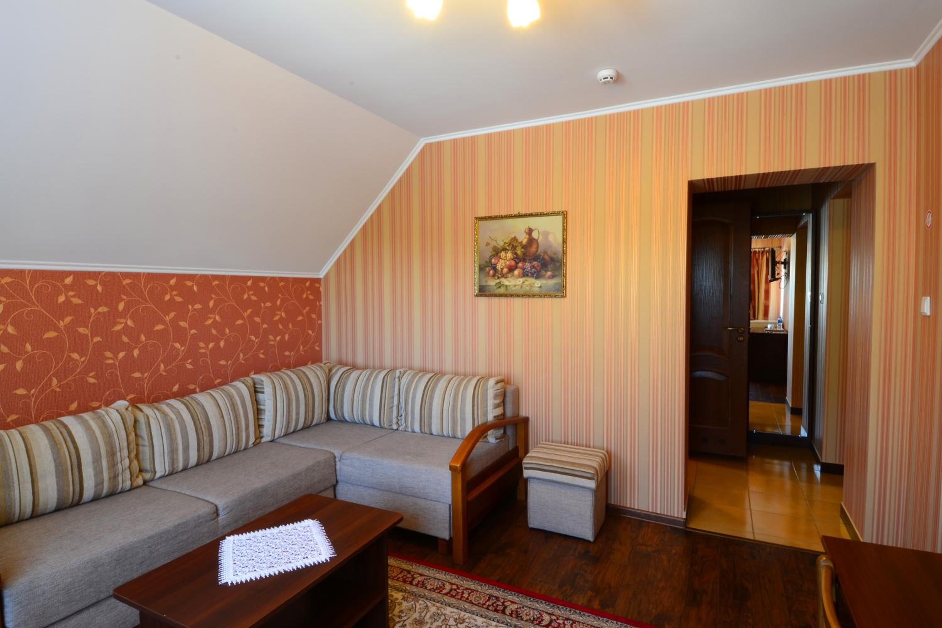 Photo 6
