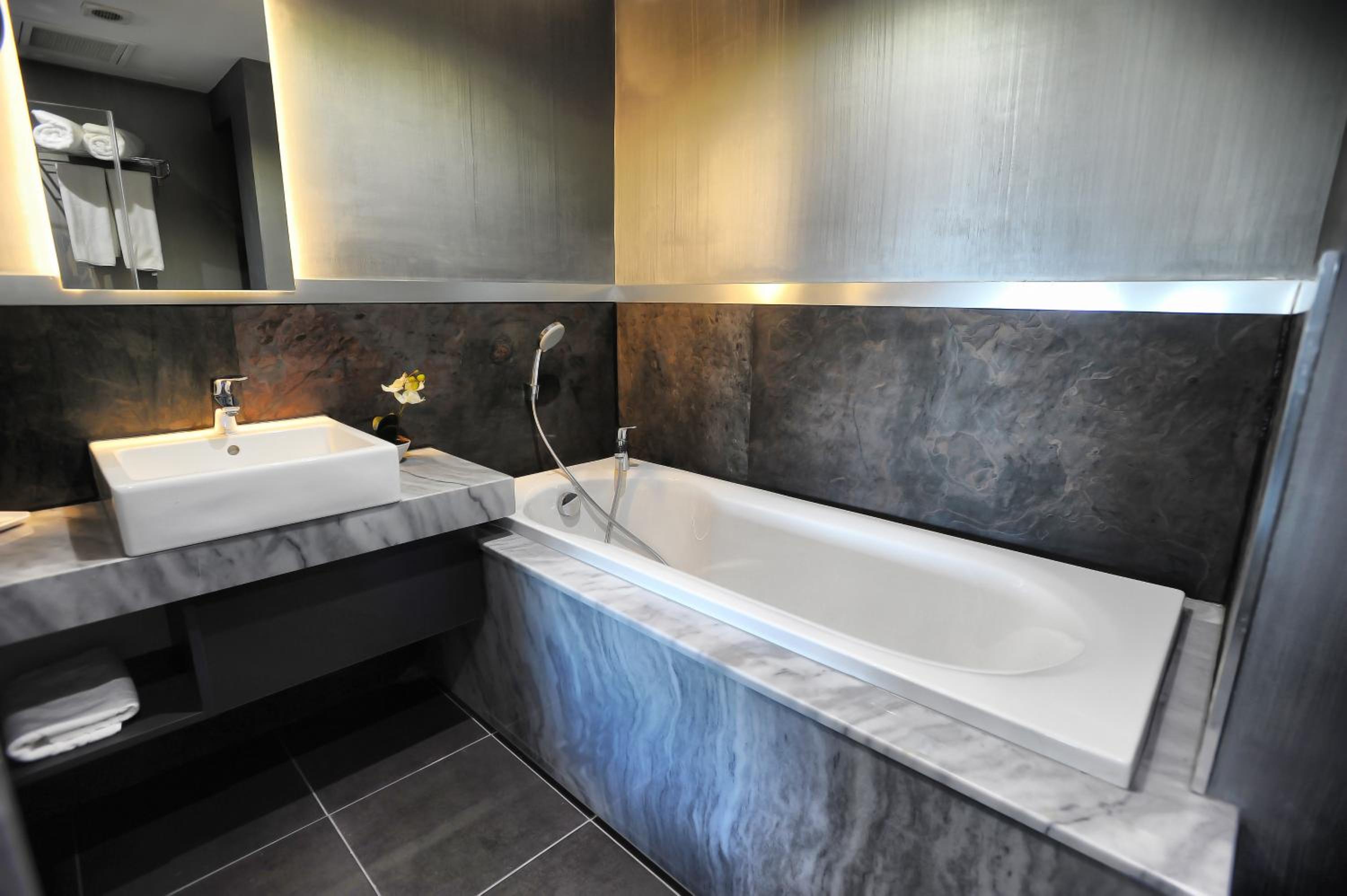 Akoni Hotel - Image 39