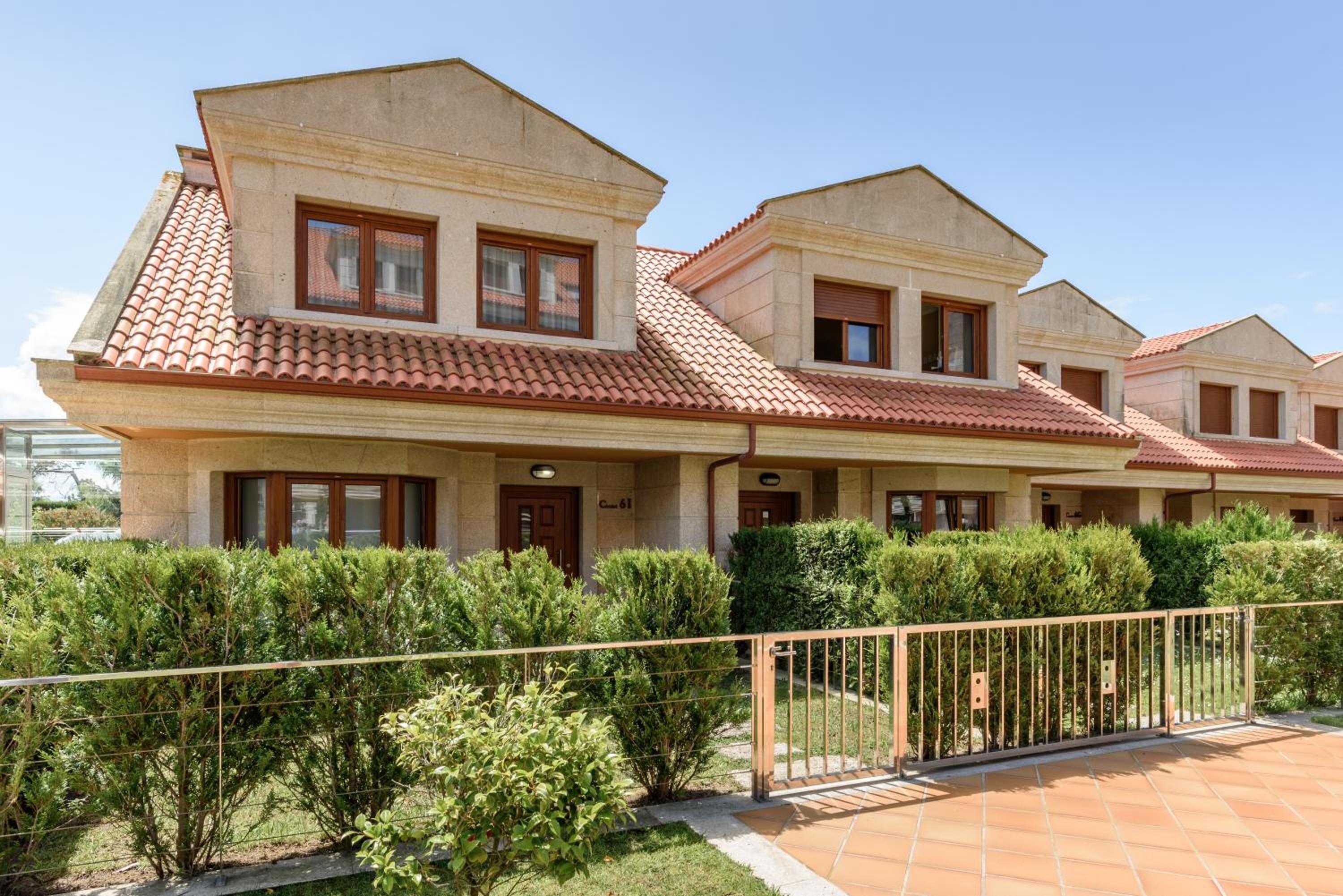 Apartamentos La Toja view 2