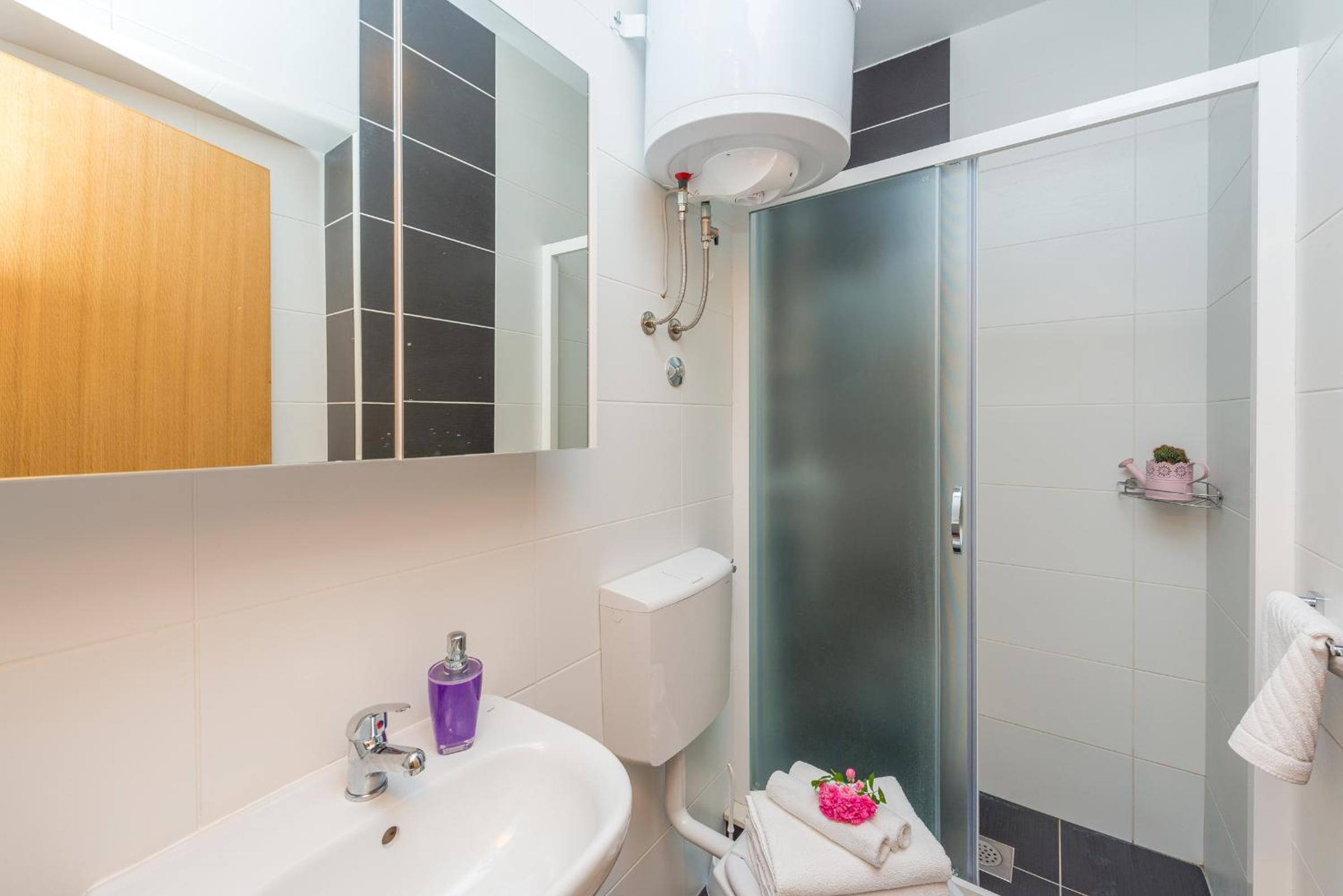 Fora Apartments
