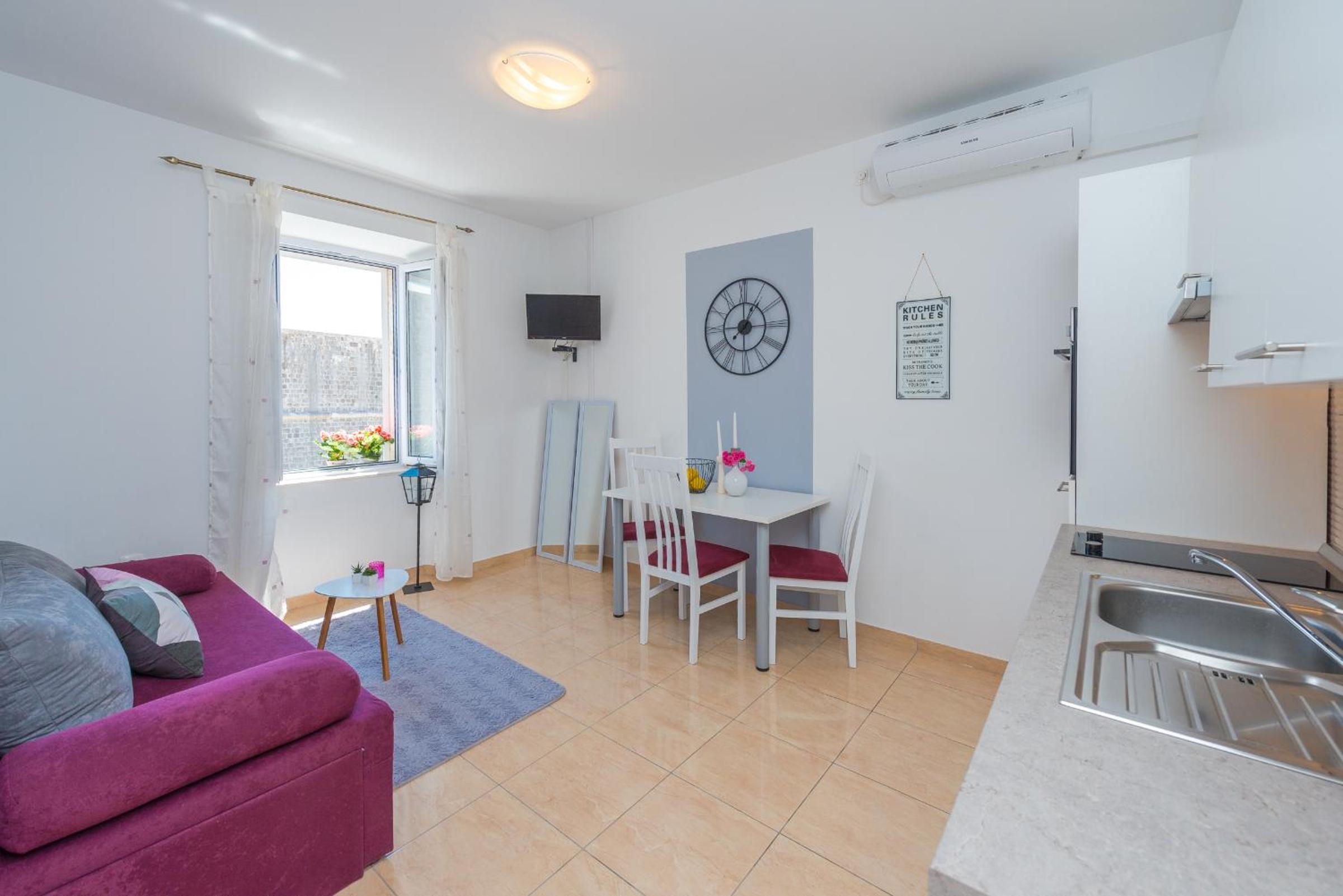 Fora Apartments