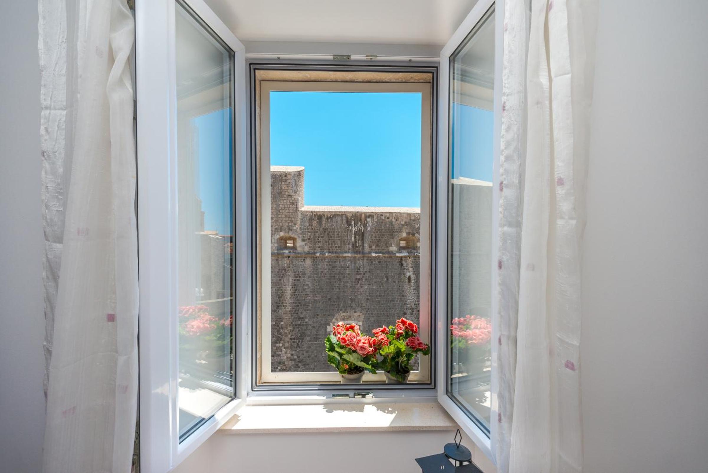 Fora Apartments