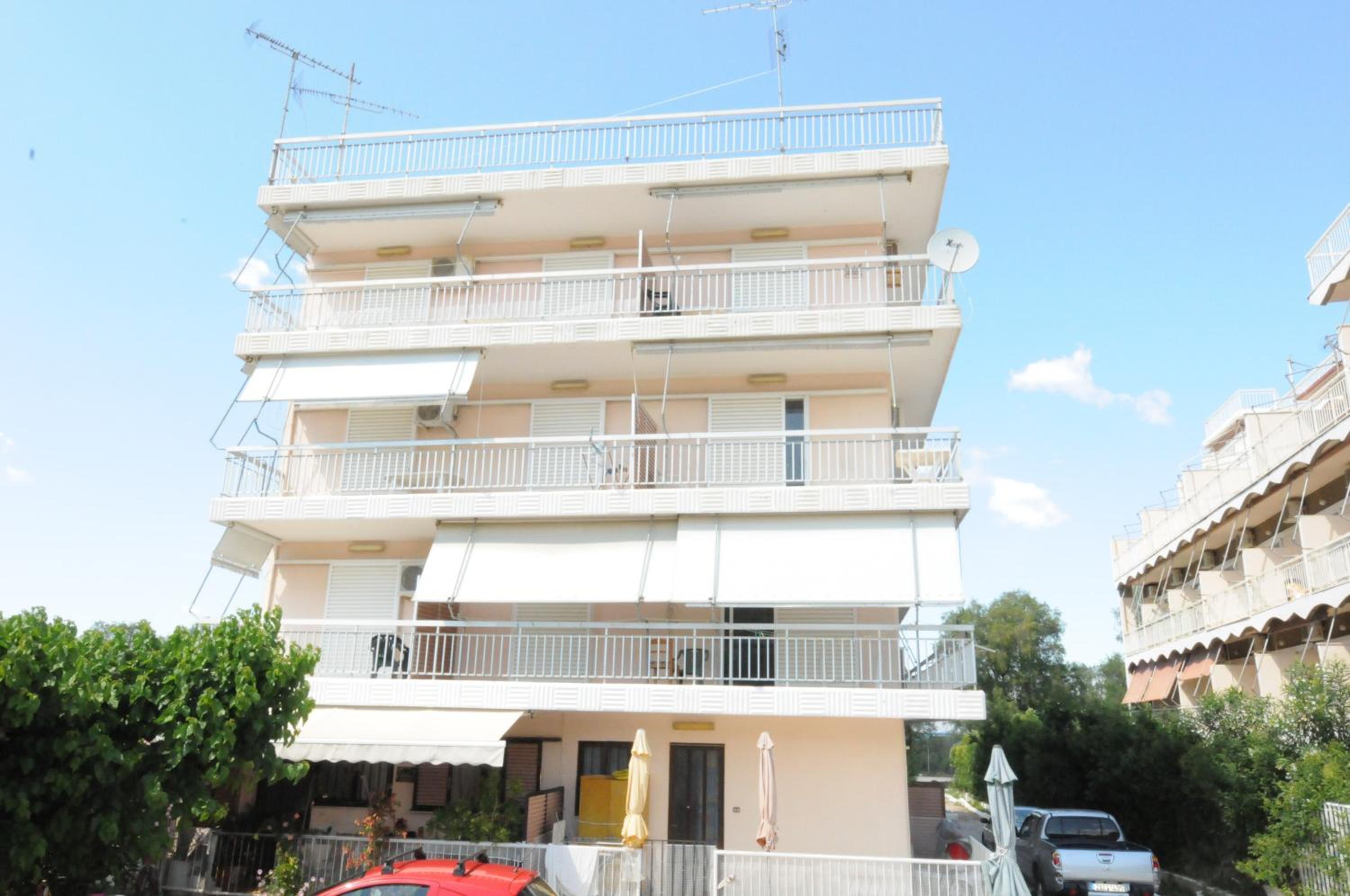 Kinetta Apartments