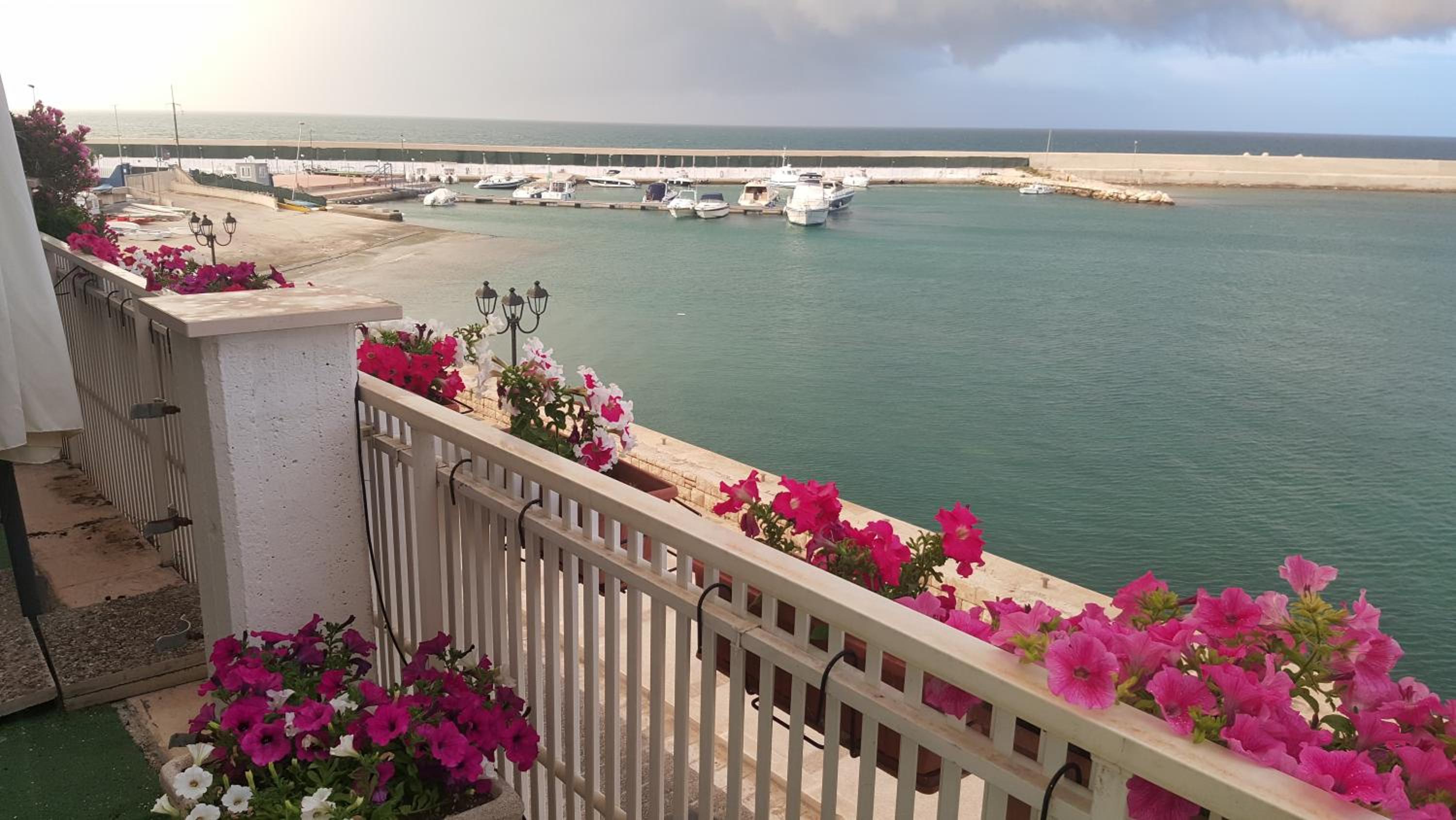 B&B LA BAIA Sea Rooms
