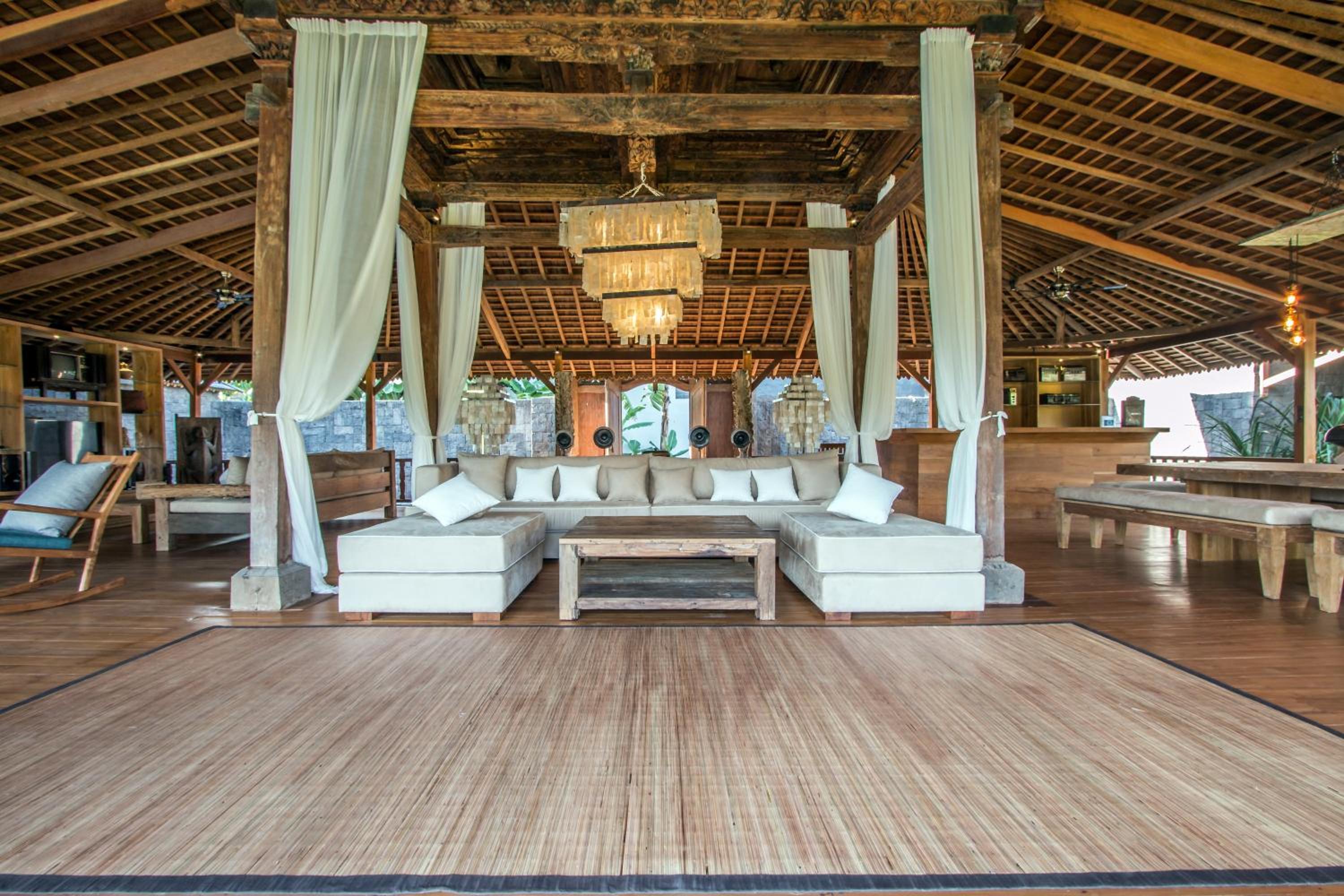 Marika Sawah Villa