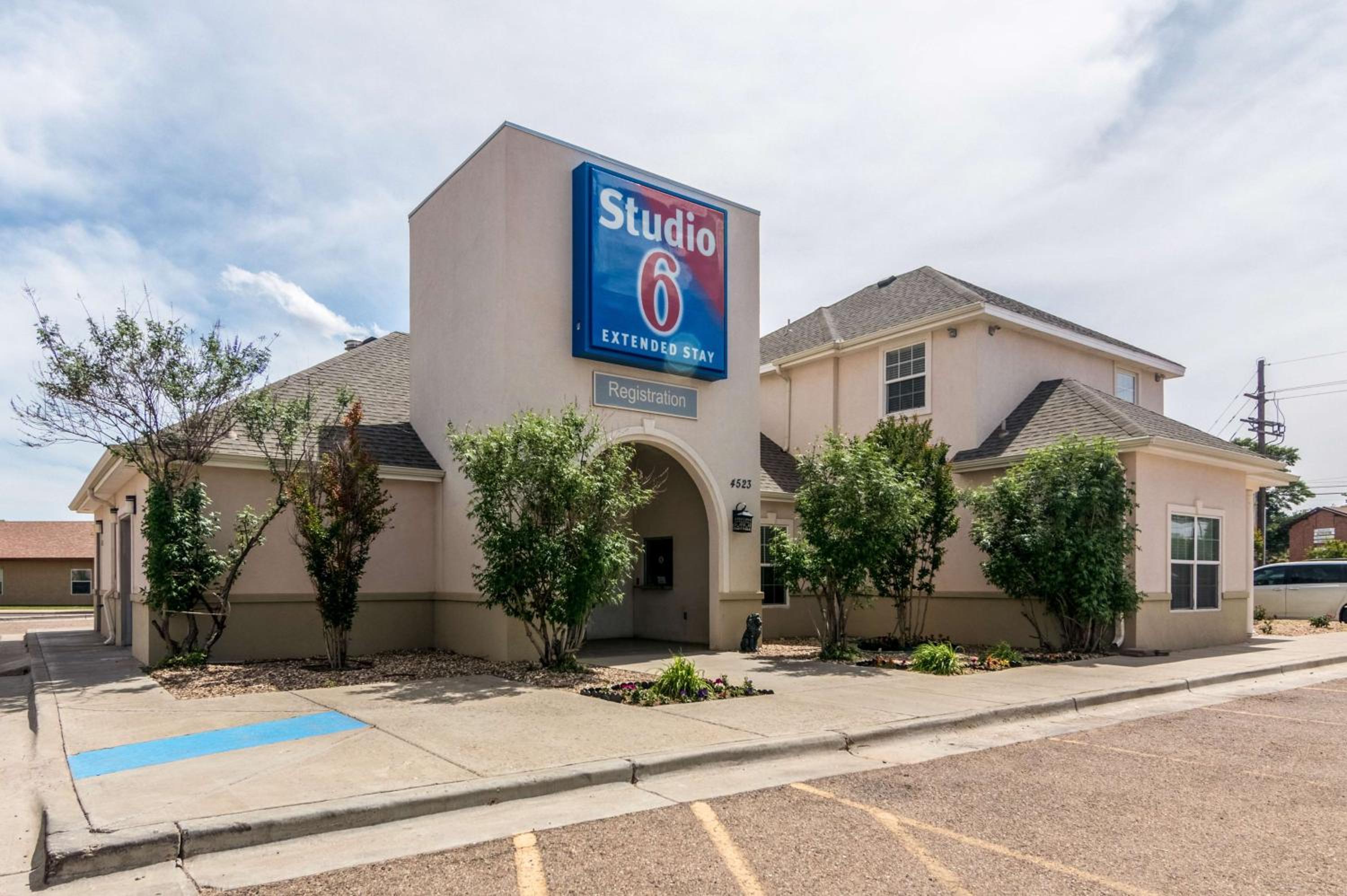 Hotel Studio 6-Lubbock, TX - Medical Center - Image 1