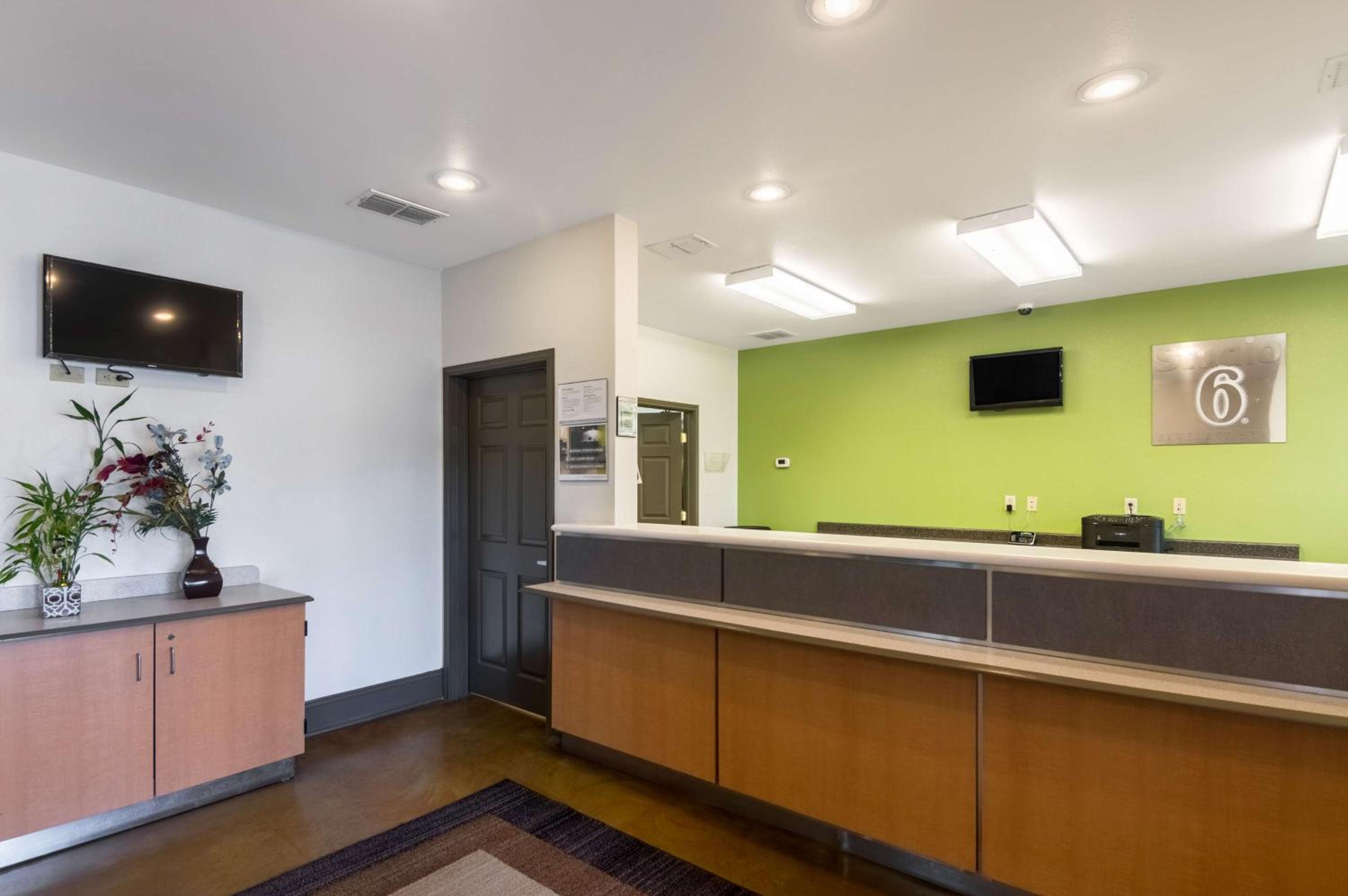 Blue Bonnet Suites -Lubbock, TX - Medical Center