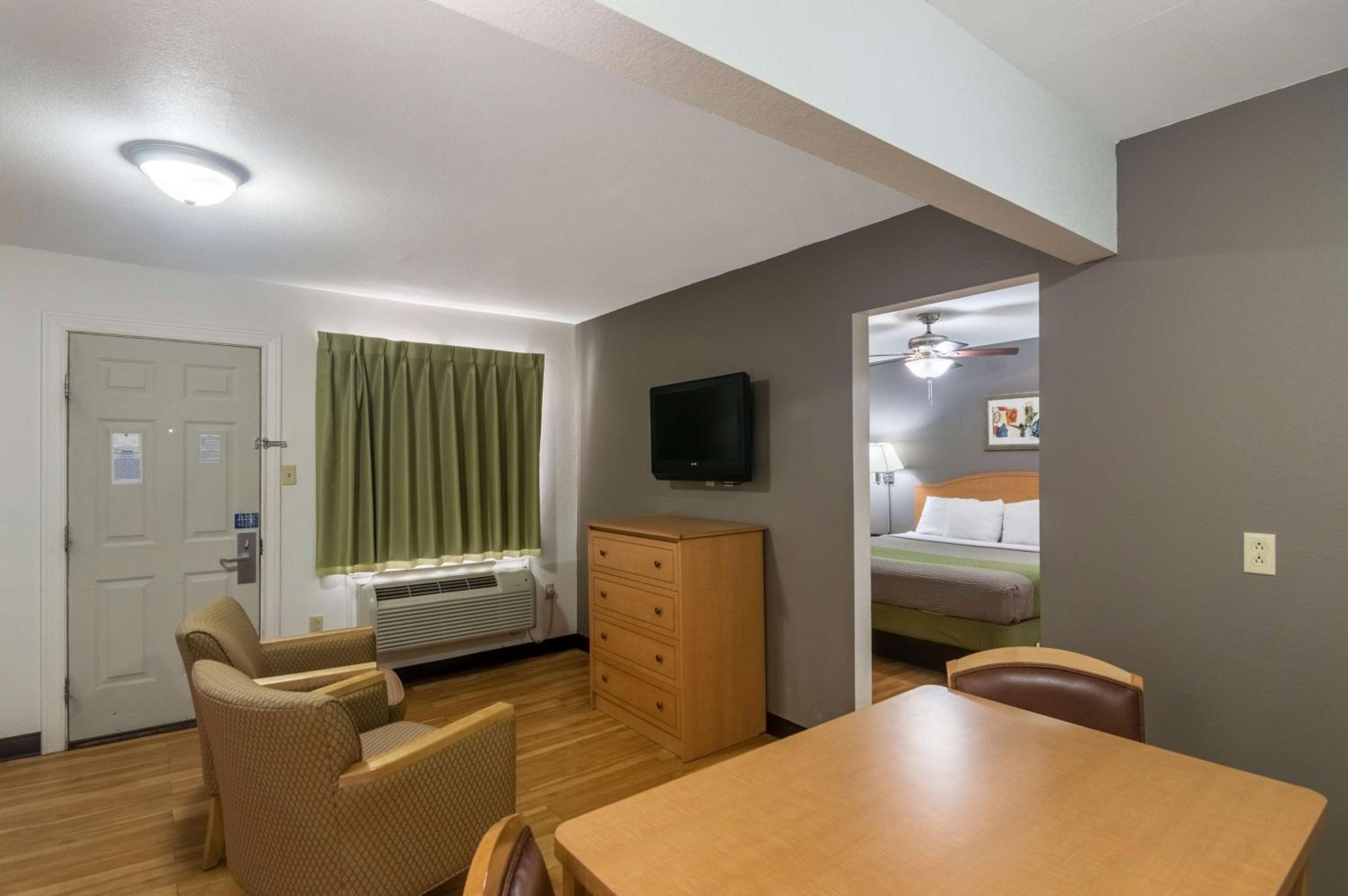 Blue Bonnet Suites -Lubbock, TX - Medical Center