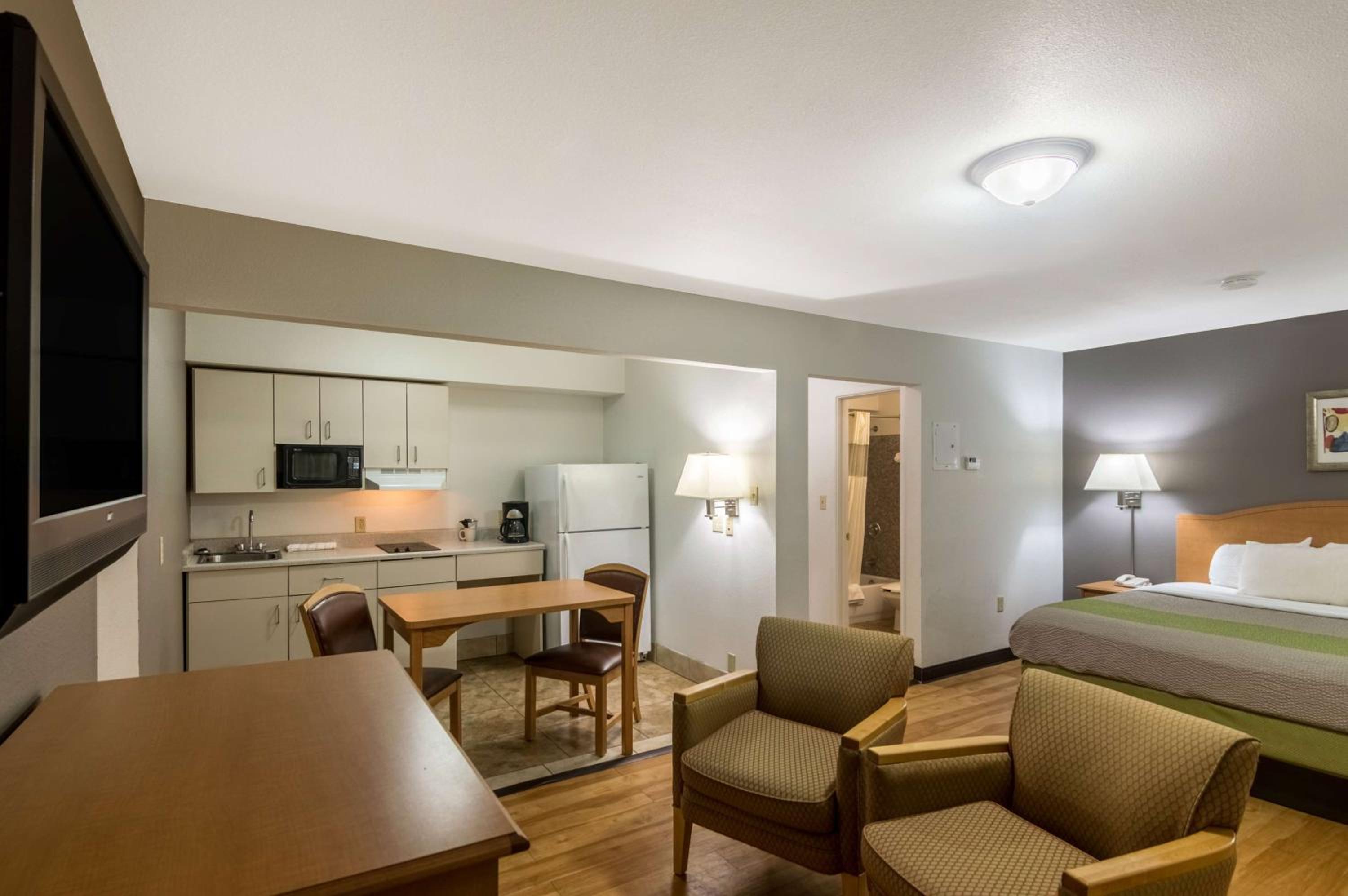 Blue Bonnet Suites -Lubbock, TX - Medical Center