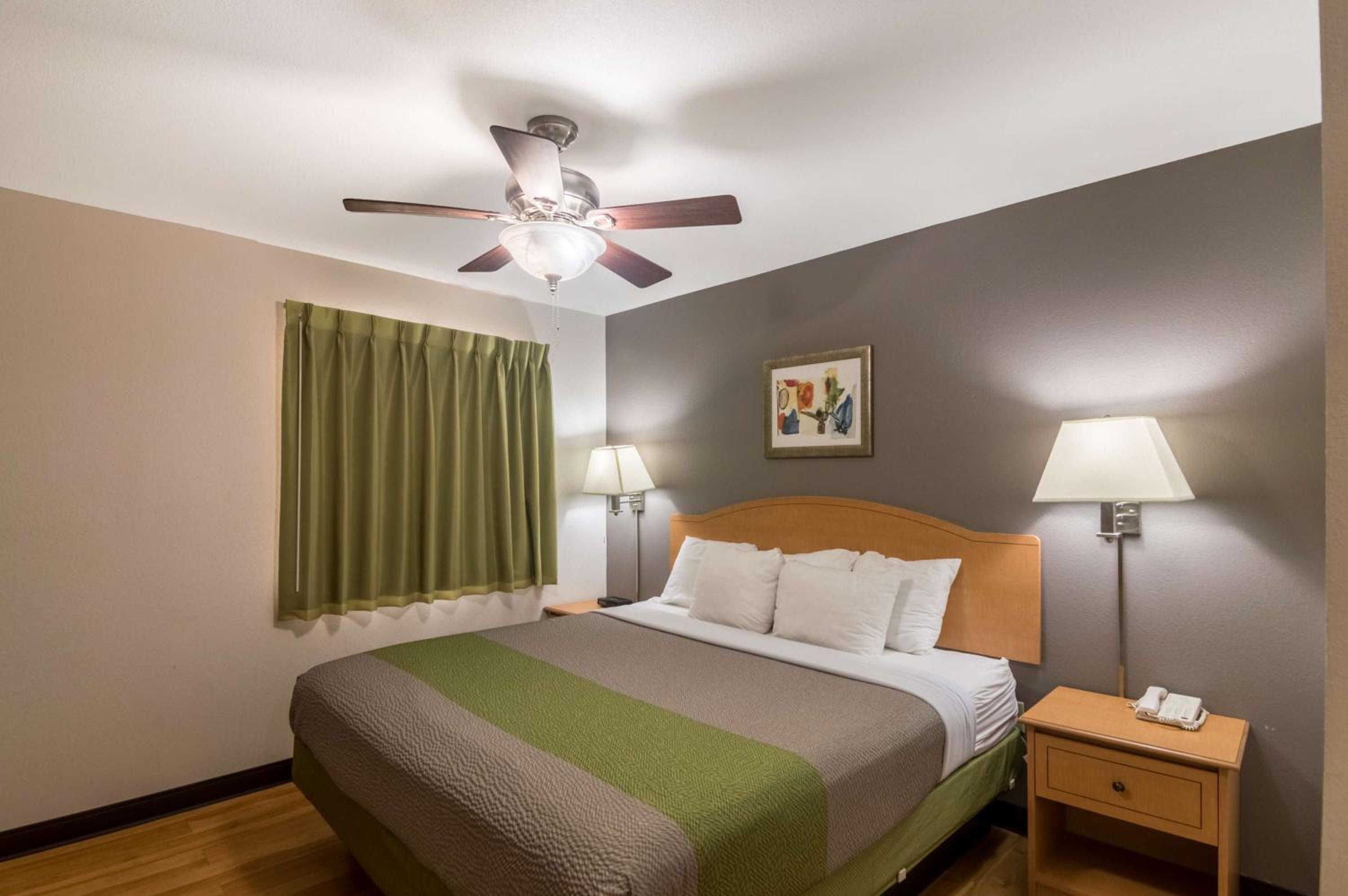Blue Bonnet Suites -Lubbock, TX - Medical Center