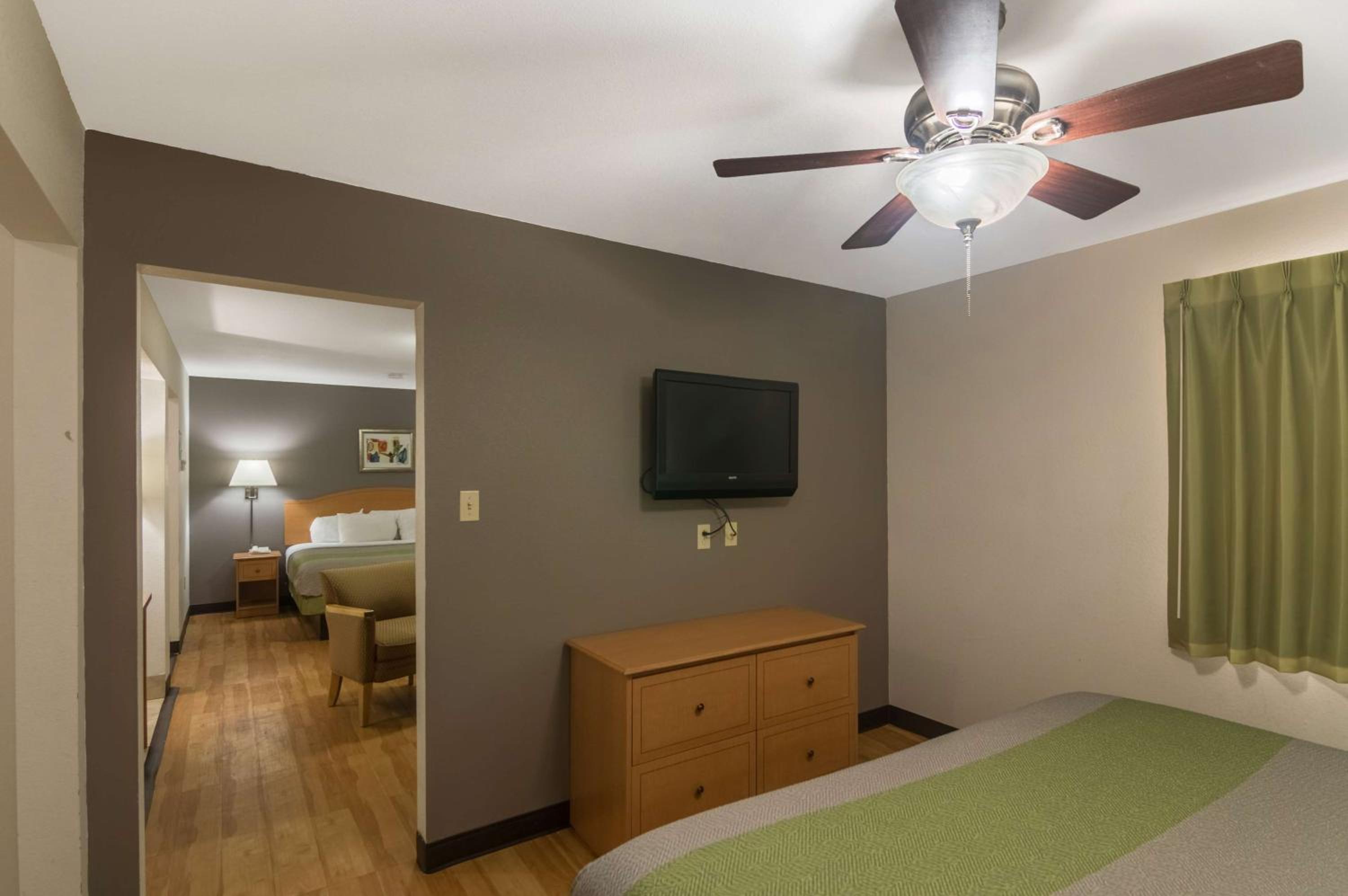Blue Bonnet Suites -Lubbock, TX - Medical Center