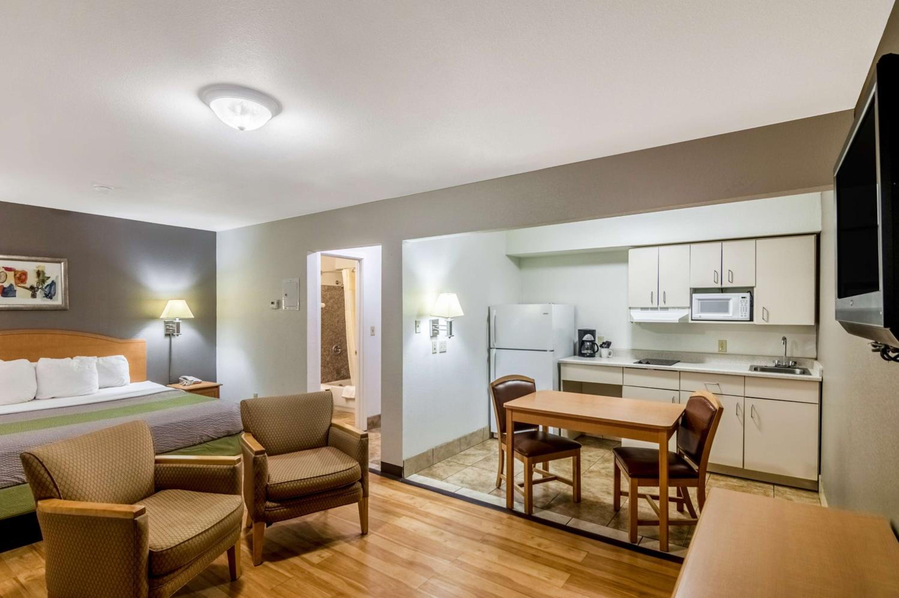 Blue Bonnet Suites -Lubbock, TX - Medical Center