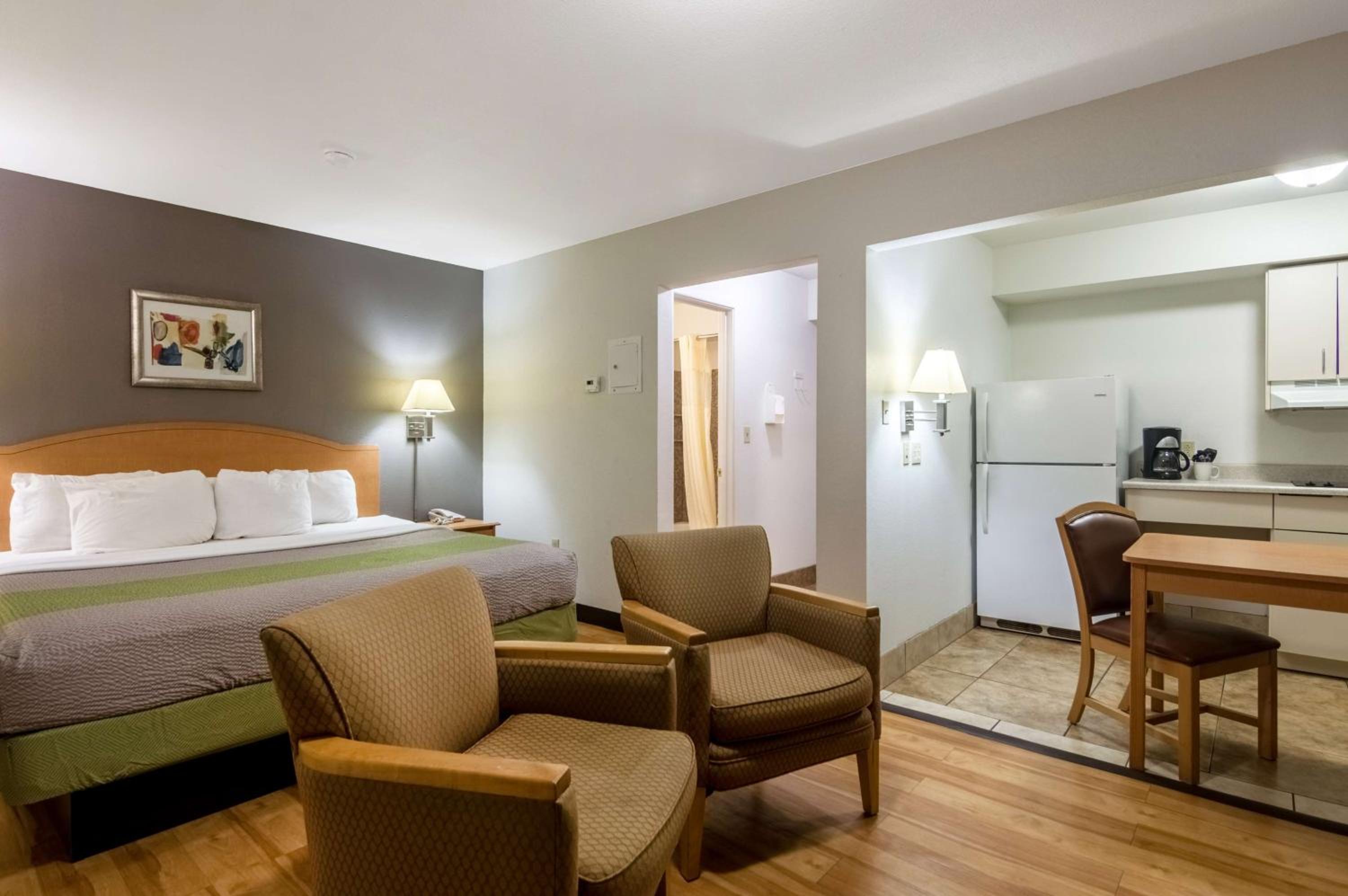Blue Bonnet Suites -Lubbock, TX - Medical Center