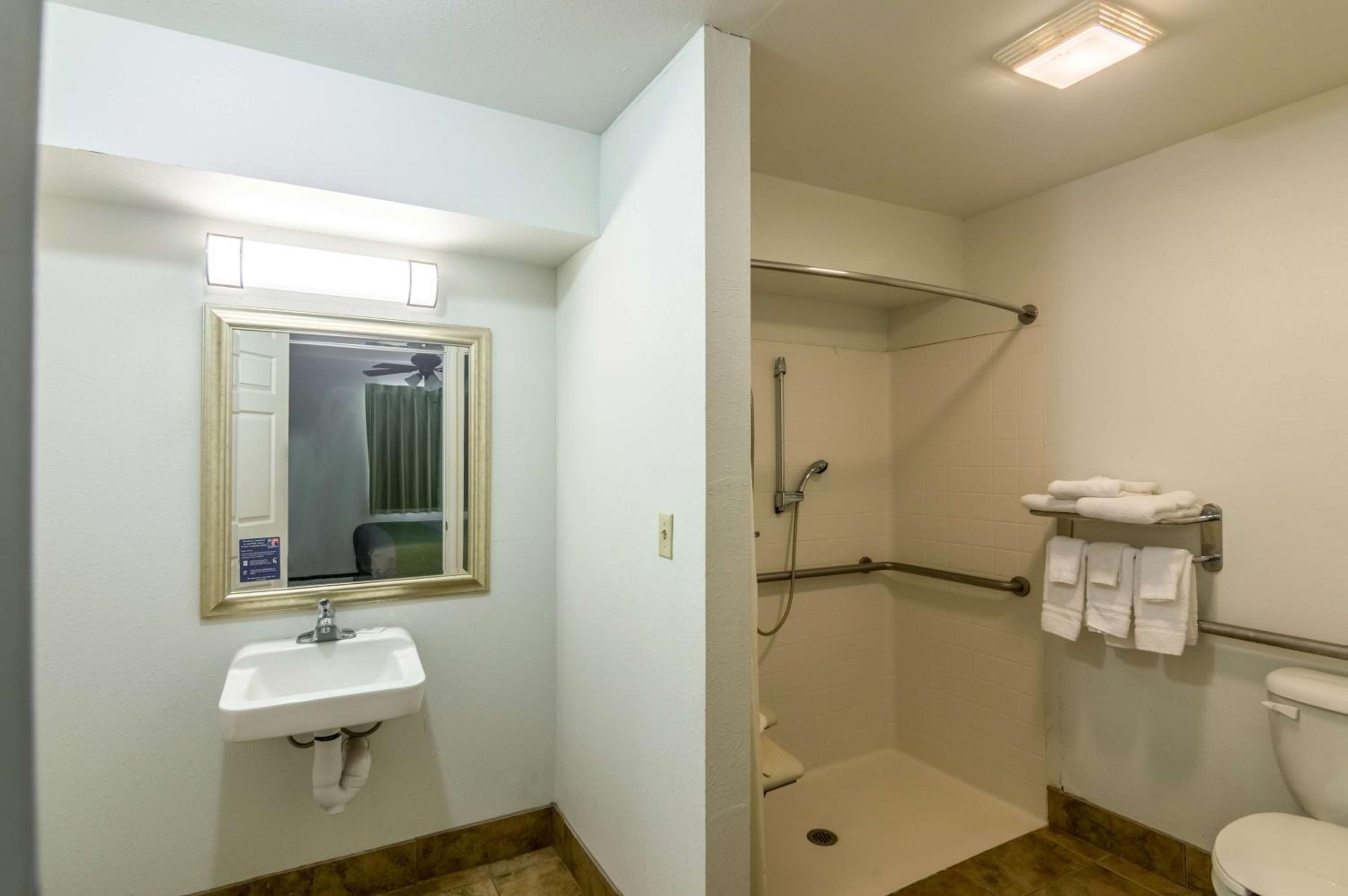 Blue Bonnet Suites -Lubbock, TX - Medical Center