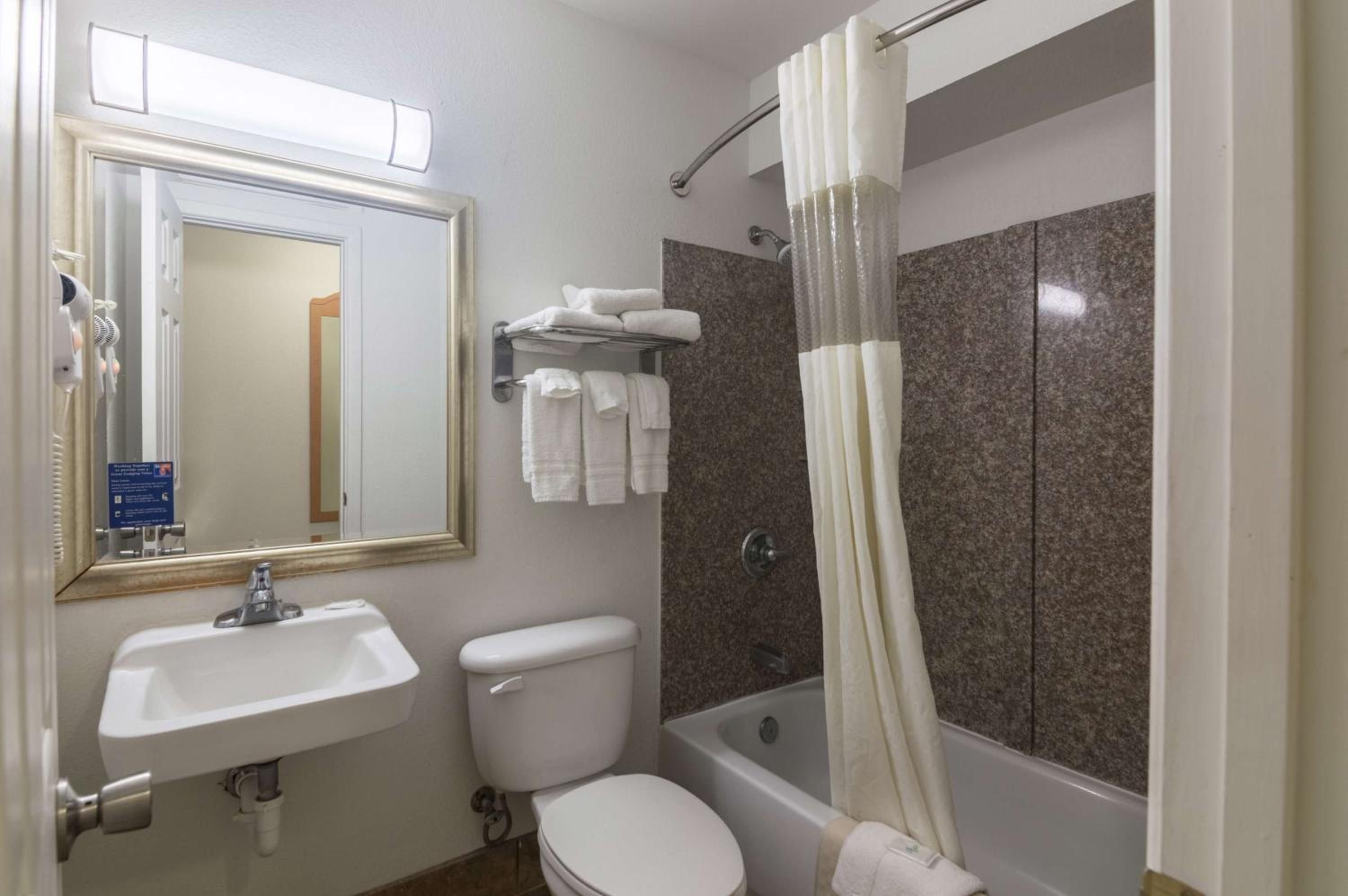 Blue Bonnet Suites -Lubbock, TX - Medical Center
