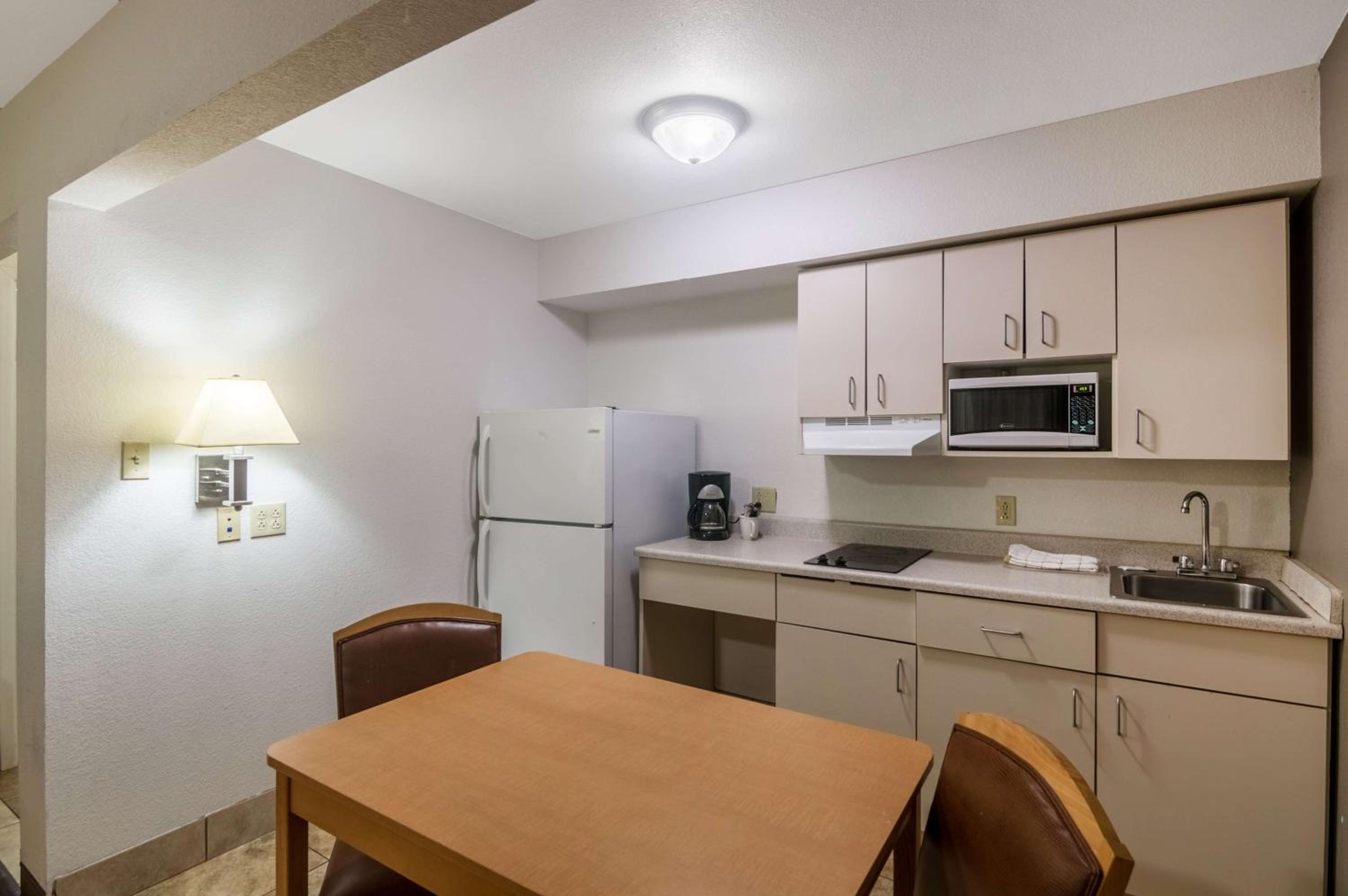 Blue Bonnet Suites -Lubbock, TX - Medical Center