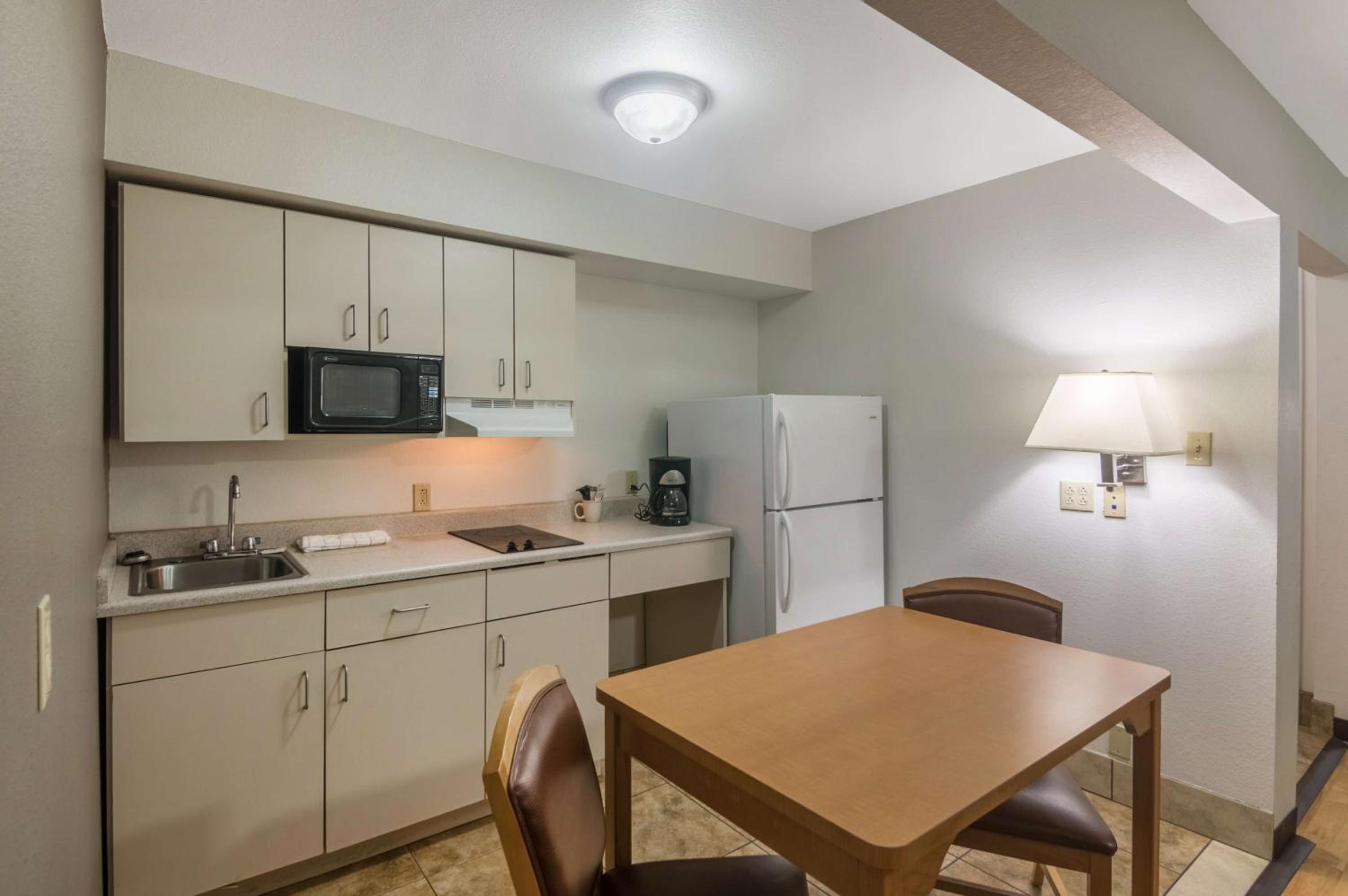 Blue Bonnet Suites -Lubbock, TX - Medical Center