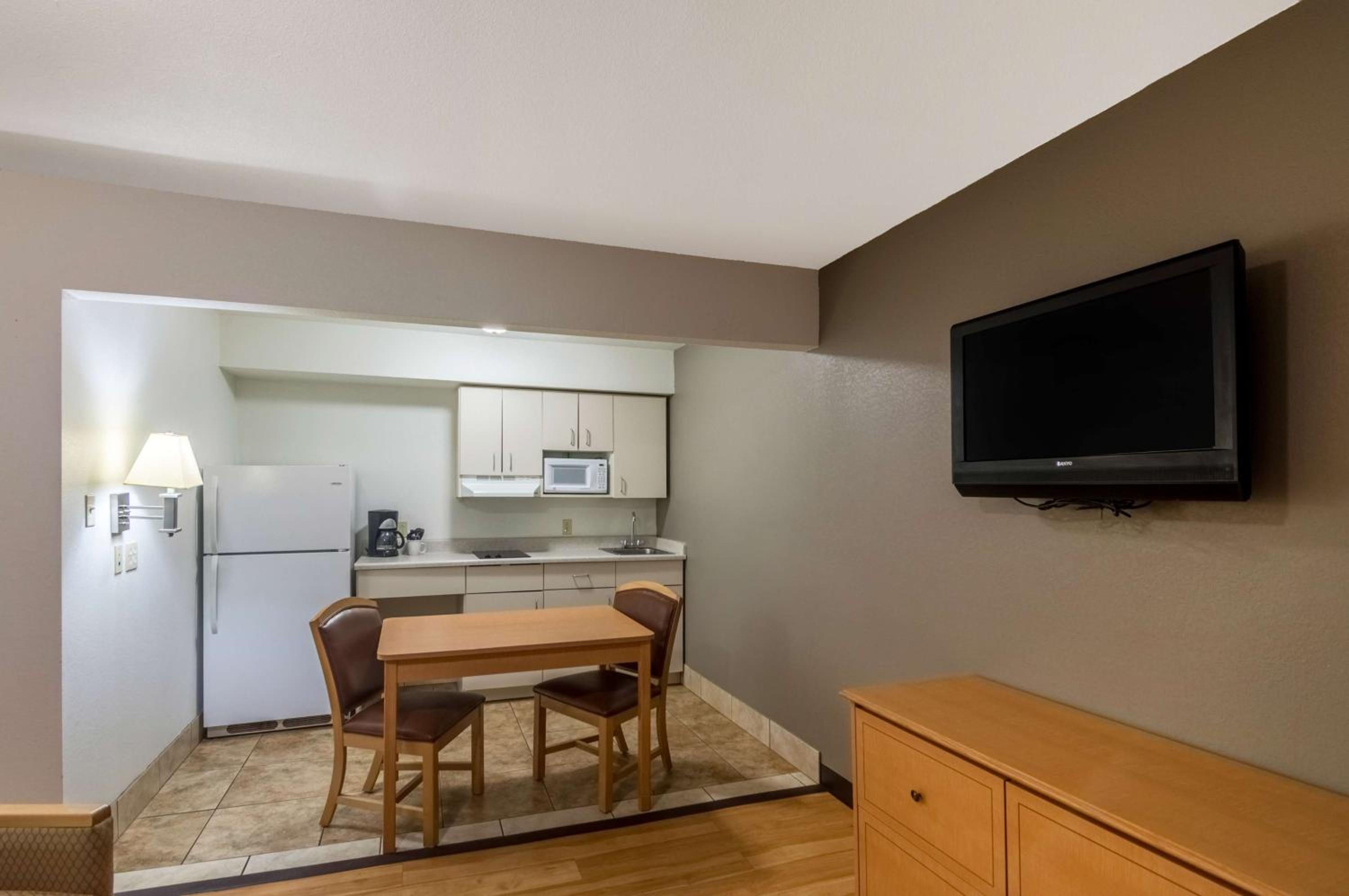 Blue Bonnet Suites -Lubbock, TX - Medical Center