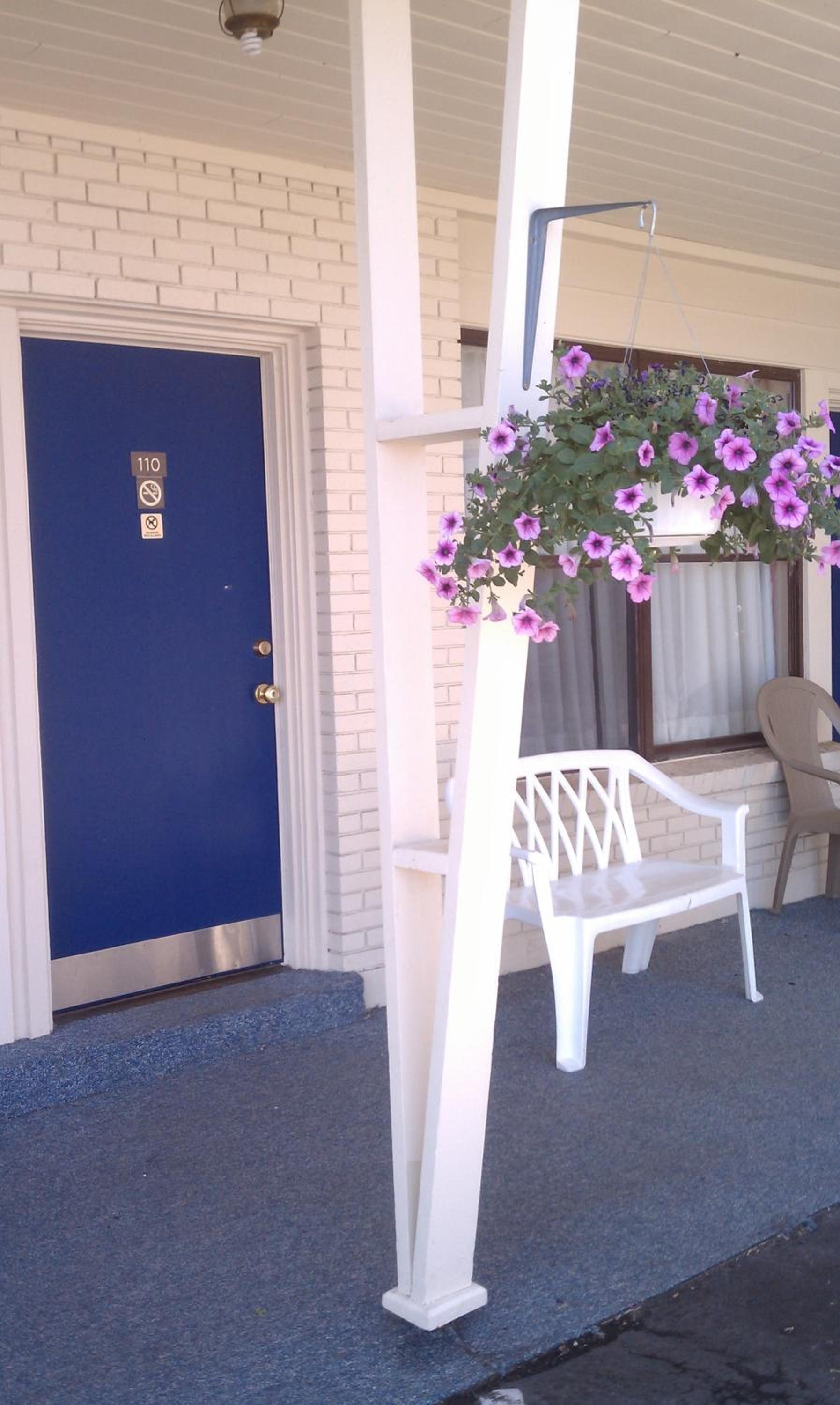 The Monticello Inn