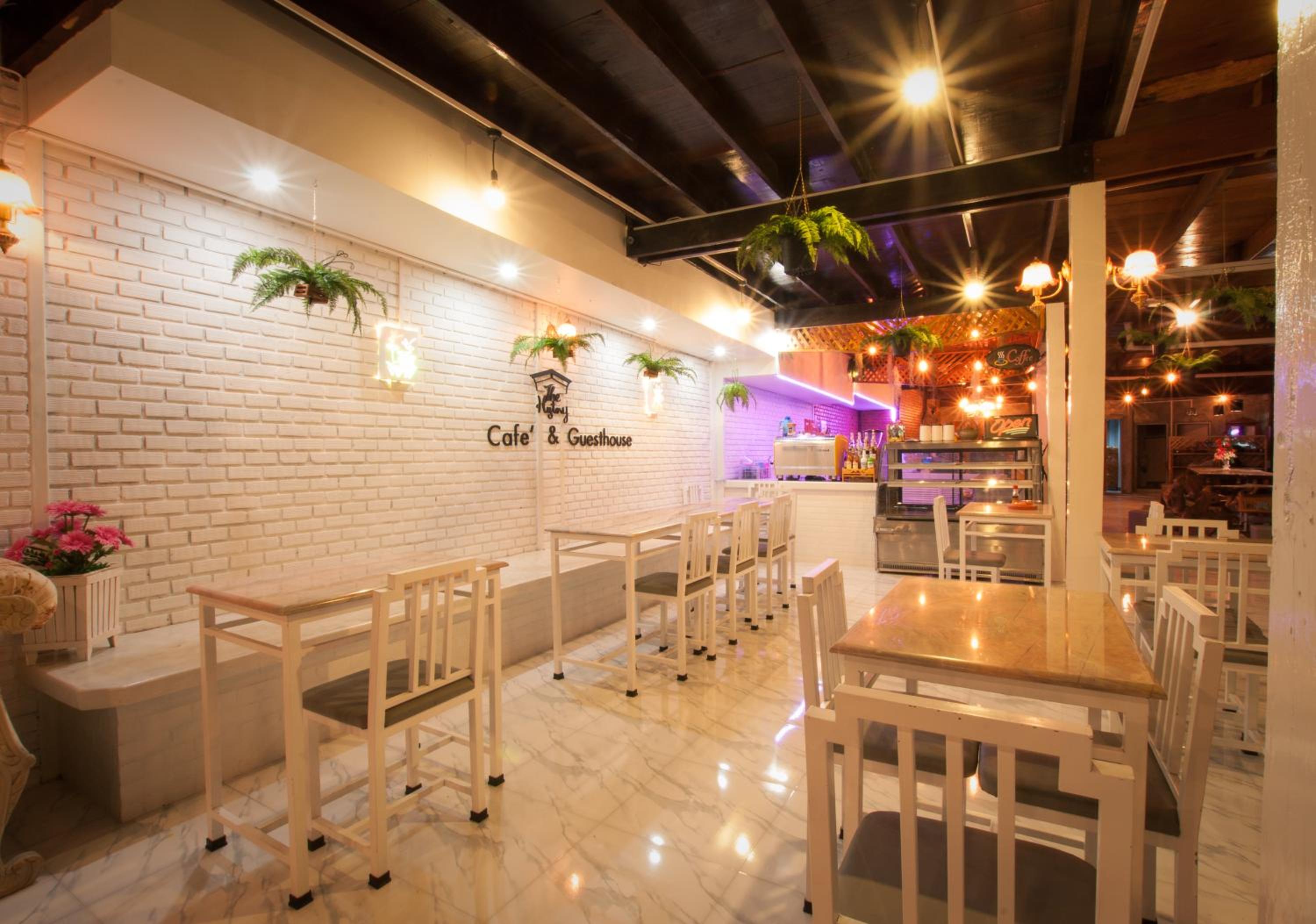 The history cafe' & guesthouse
