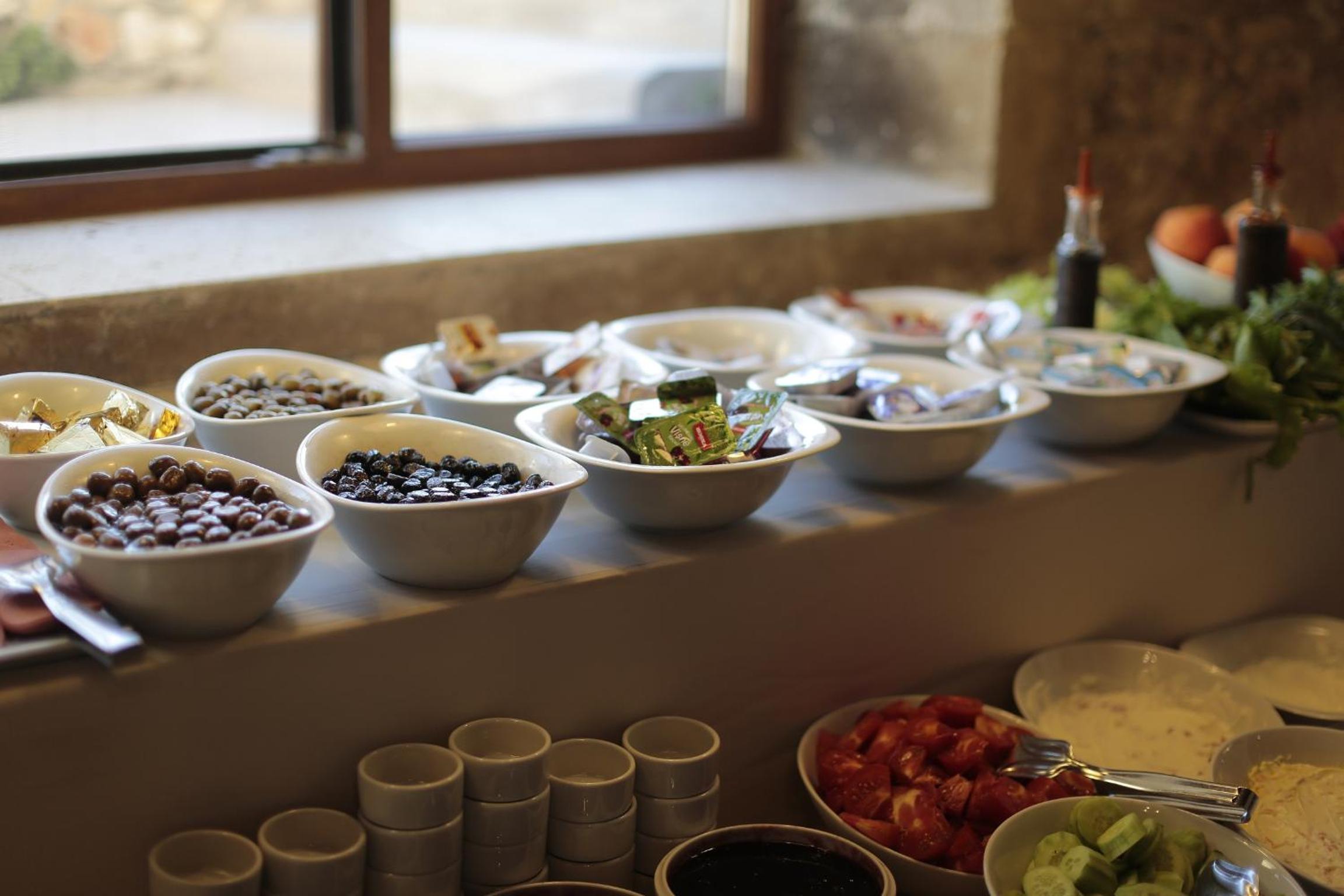 Shoestring Cave House - Image 64