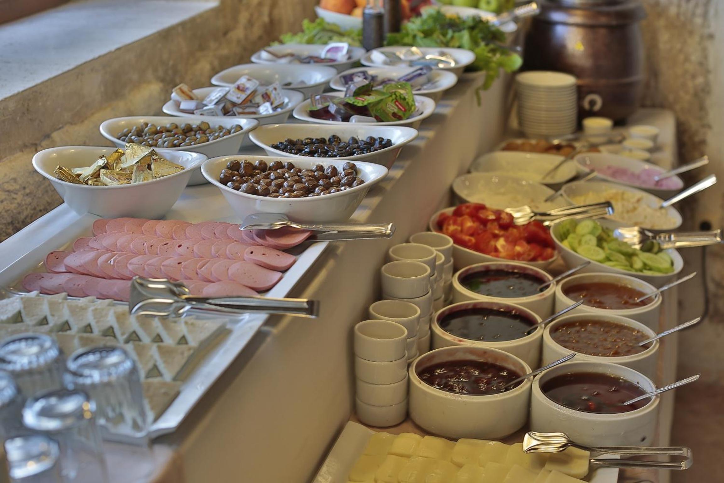 Shoestring Cave House - Image 102