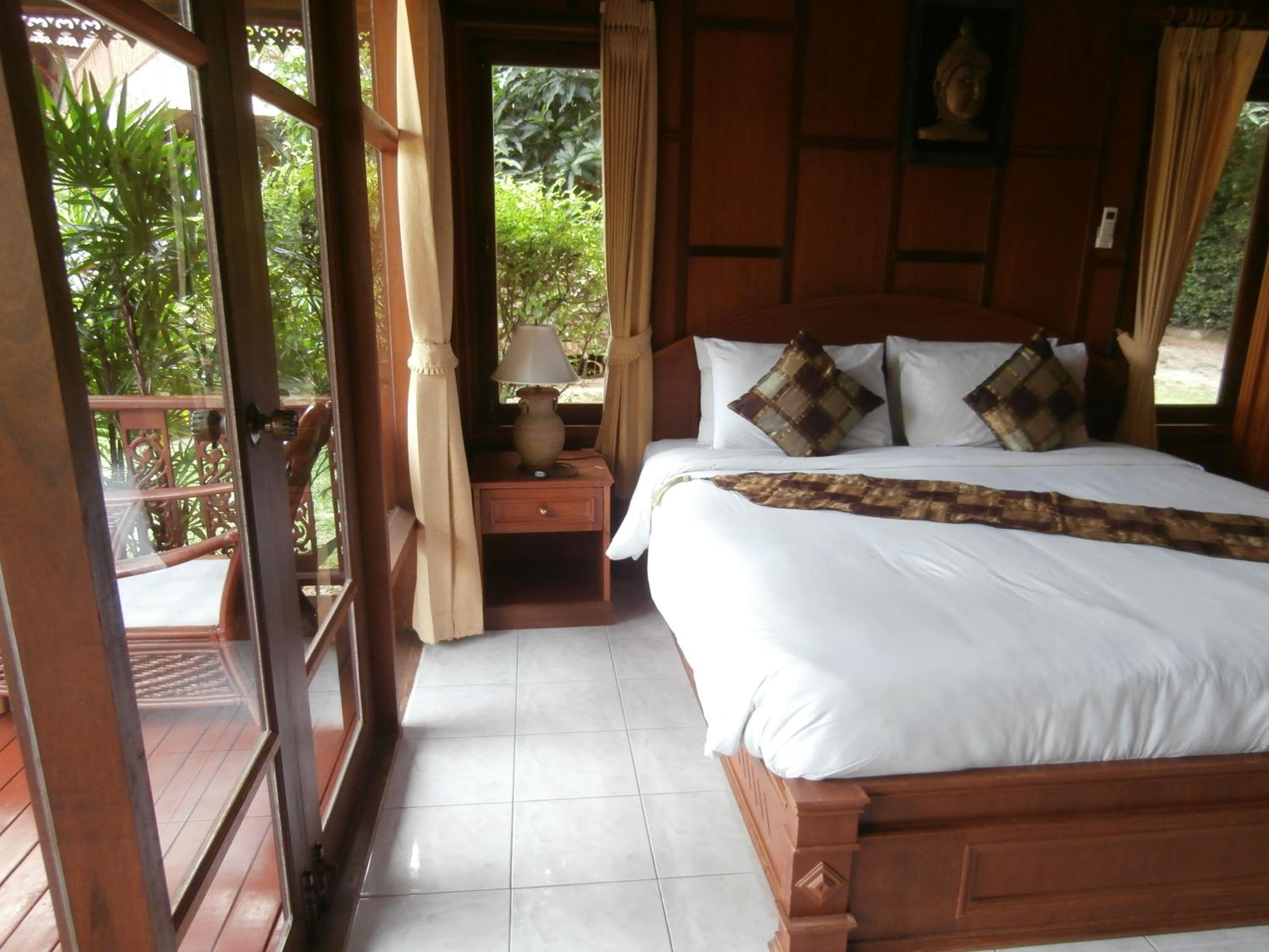 Baan Laem Noi Villa's