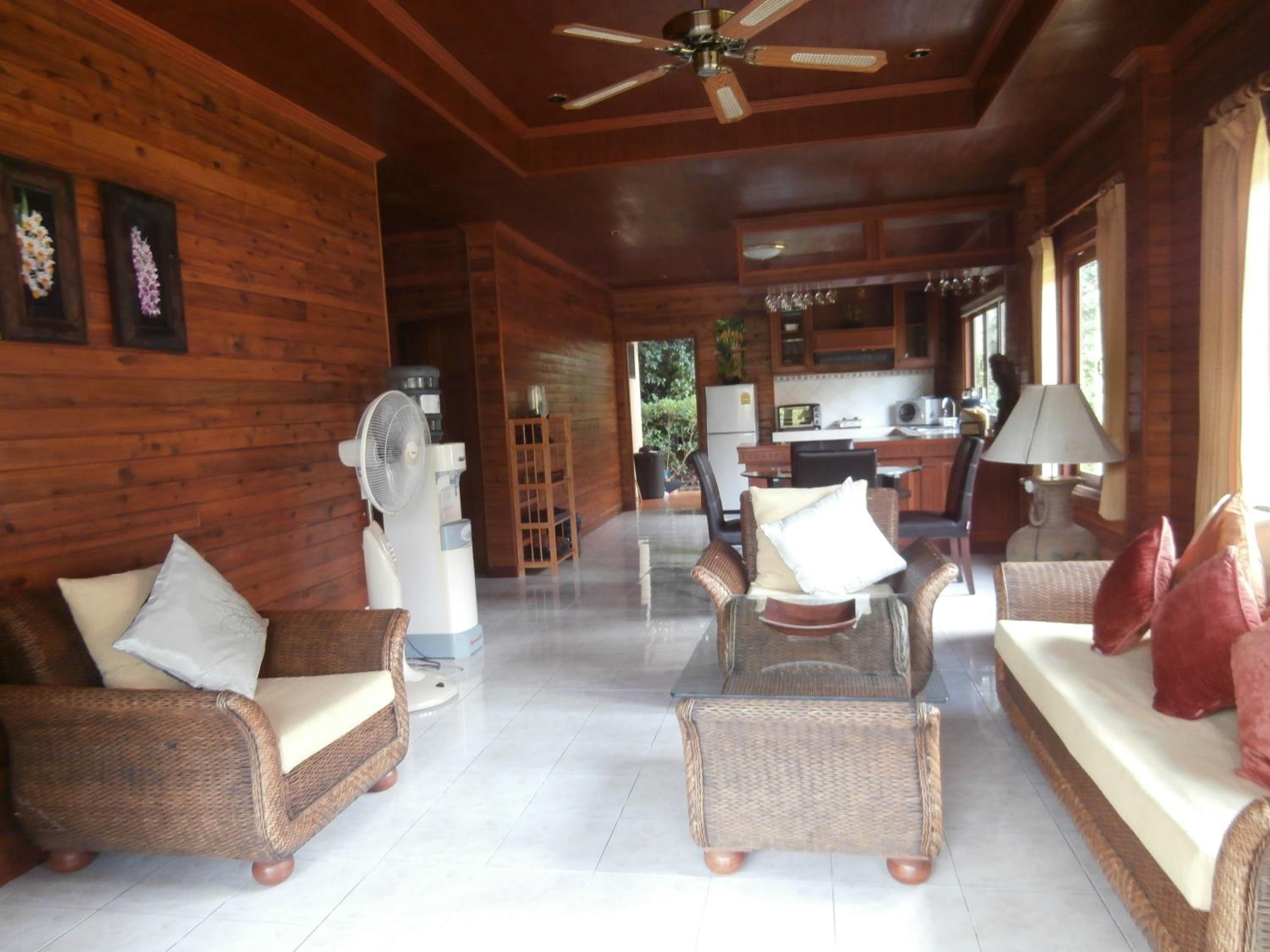 Baan Laem Noi Villa's